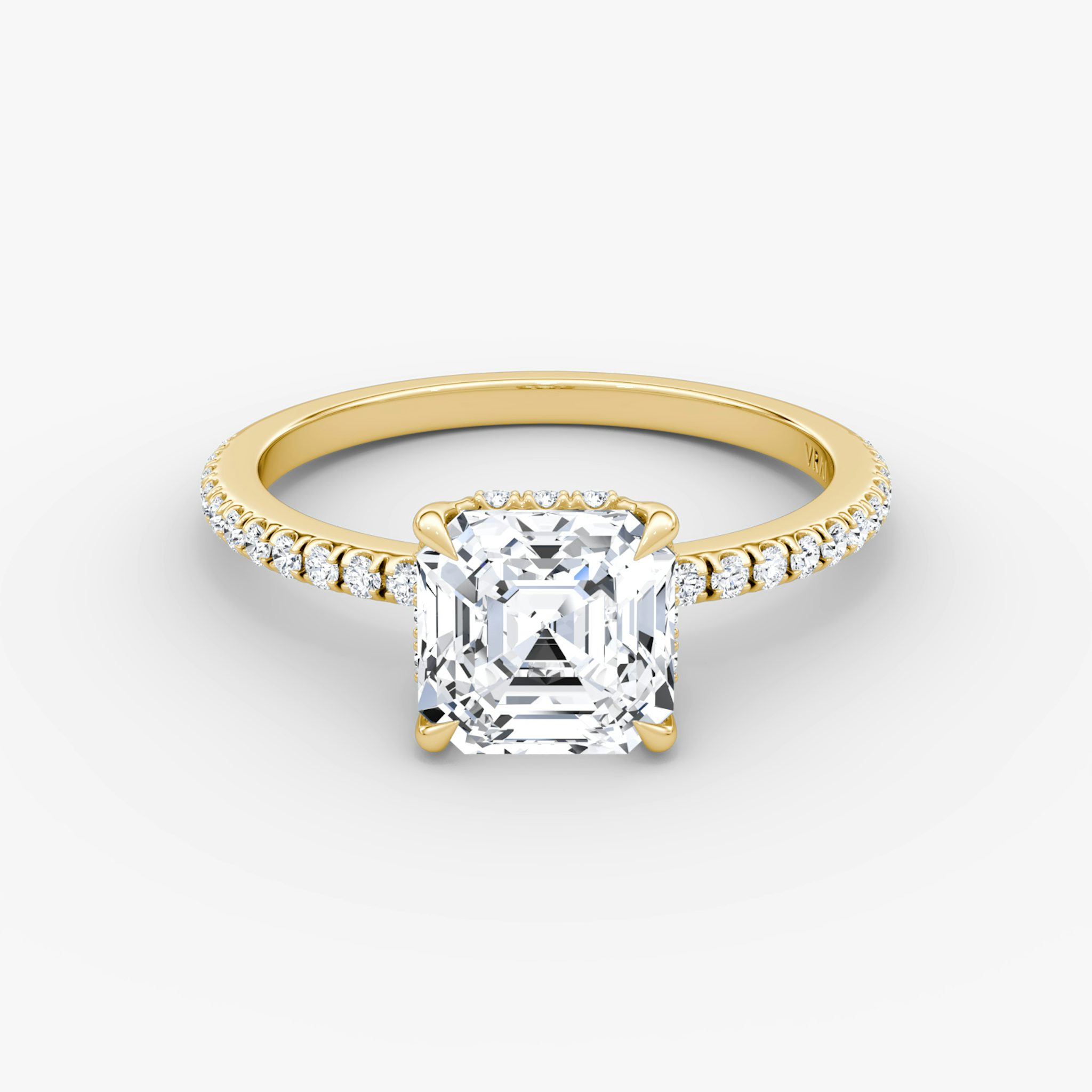 The Signature | Asscher | 18k | Yellow Gold | bandAccent: Pavé | bandWidth: standard | hiddenHalo: yes | diamondOrientation: vertical | caratWeight: other