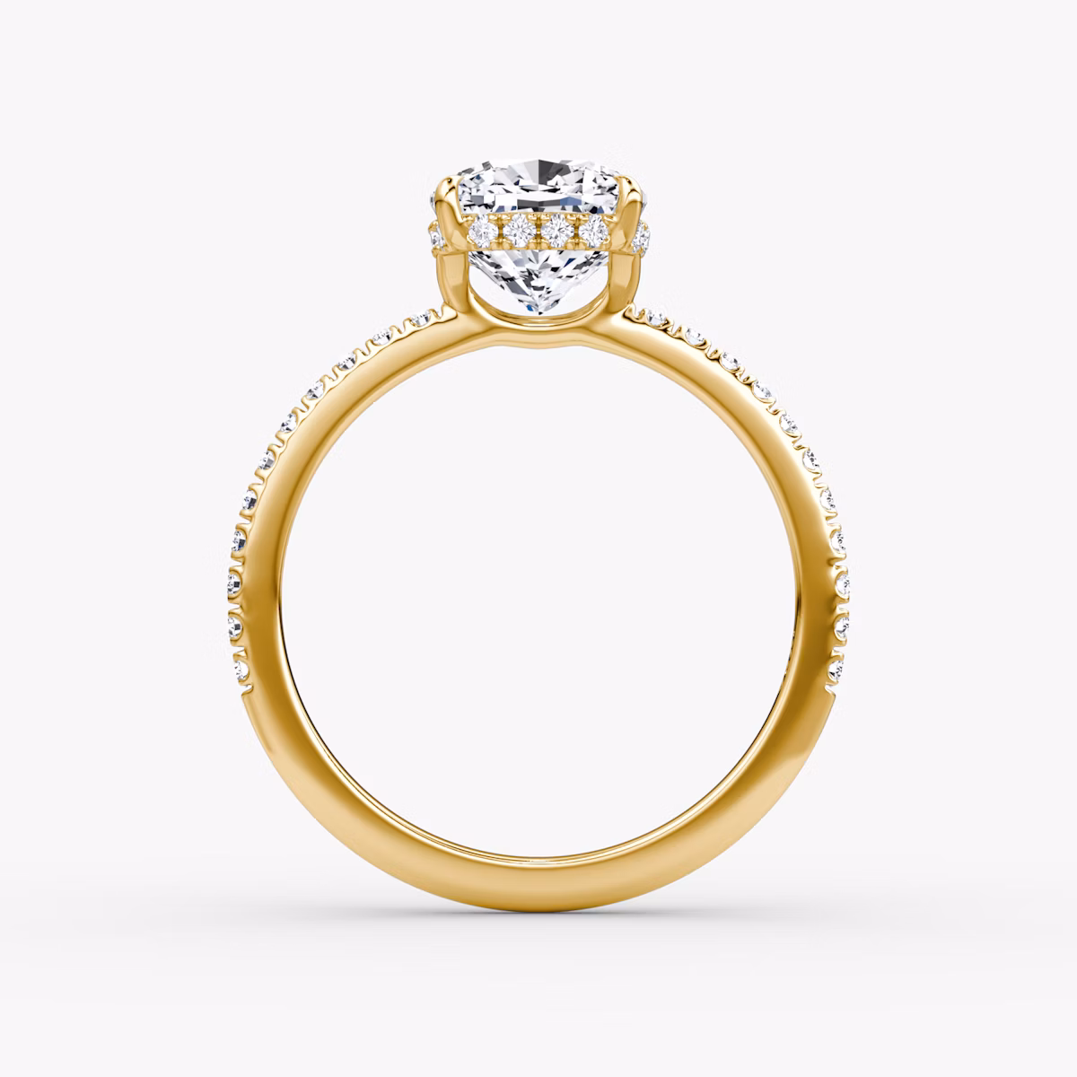 Signature | Cushion | 18k | Gelbgold | bandAccent: Mit Pavé-Besatz | bandWidth: standard | hiddenHalo: yes | diamondOrientation: vertical | caratWeight: other