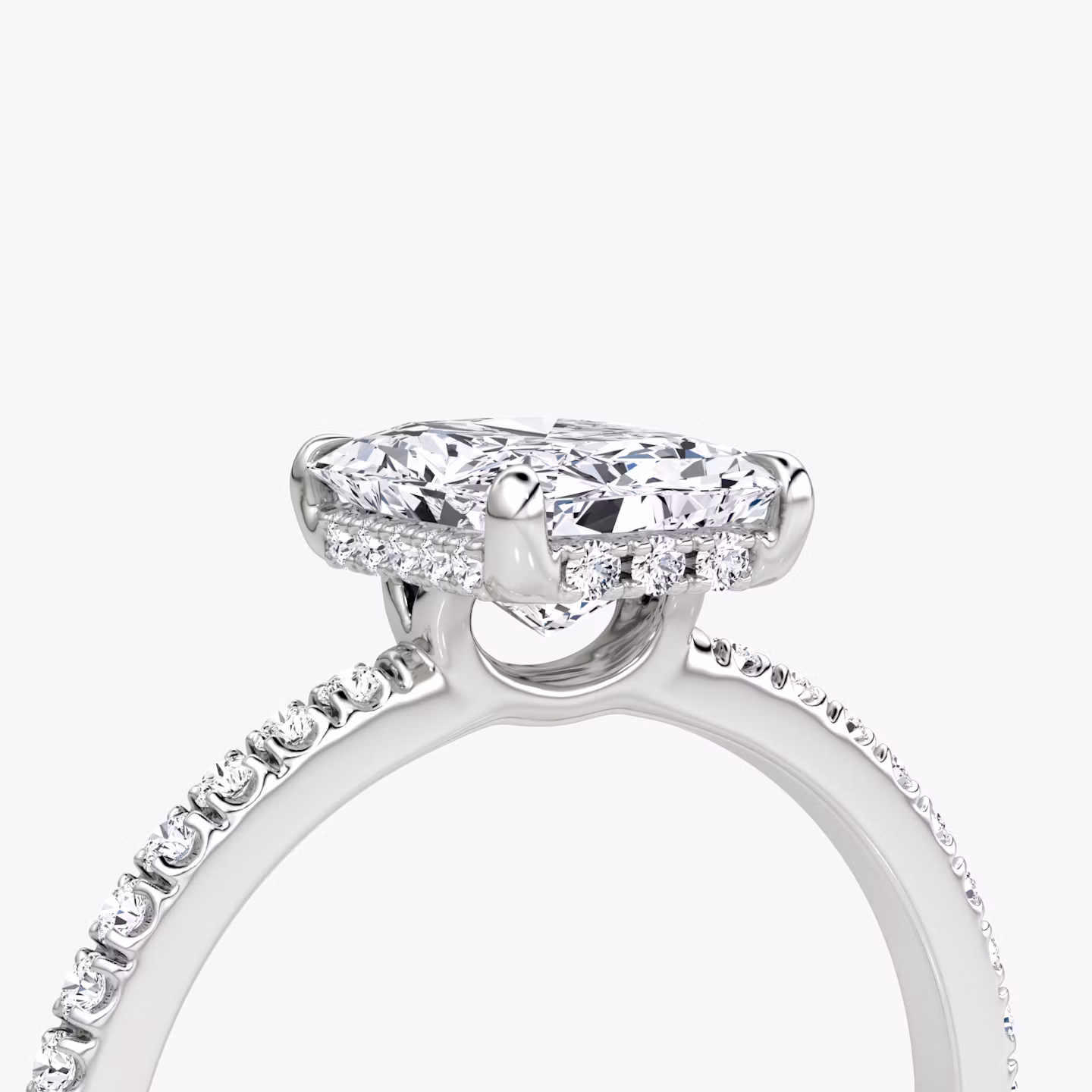 Signature | Radiant | Platin | bandAccent: Mit Pavé-Besatz | bandWidth: standard | hiddenHalo: yes | diamondOrientation: vertical | caratWeight: other
