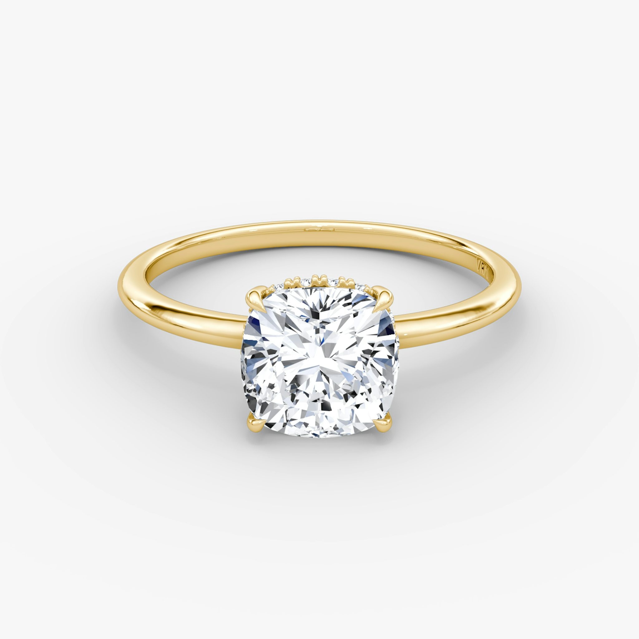 Anillo de compromiso Signature | Cojín | 18k | Oro amarillo | bandAccent: Simple | bandWidth: standard | hiddenHalo: yes | diamondOrientation: horizontal | caratWeight: other