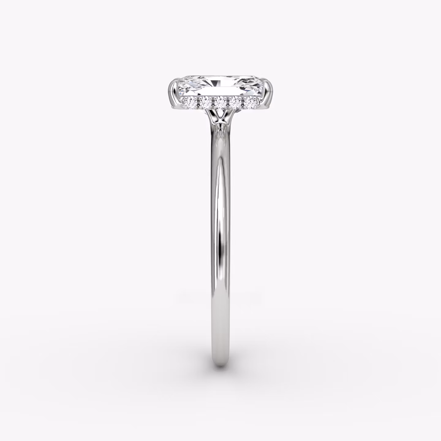 Anillo de compromiso Signature | Radiante | Platino | bandAccent: Simple | bandWidth: standard | hiddenHalo: yes | diamondOrientation: vertical | caratWeight: other