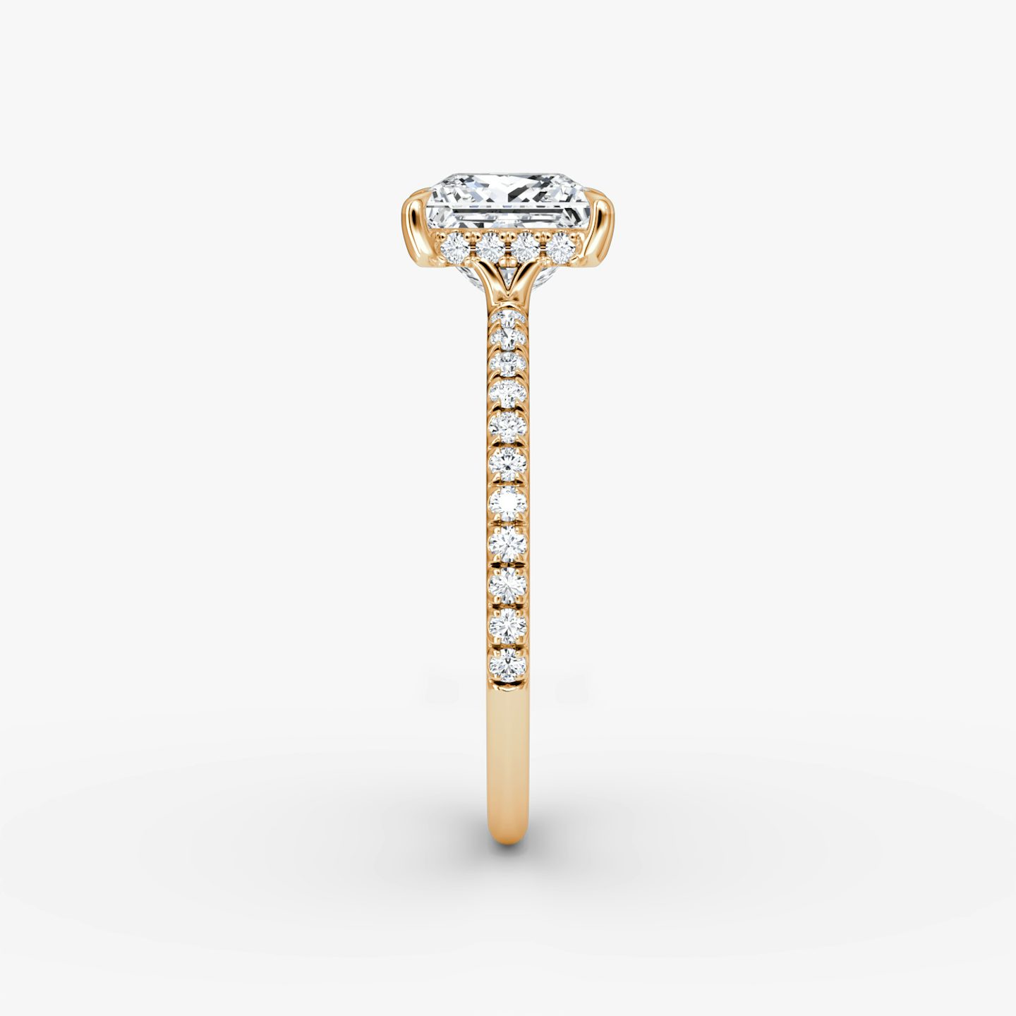 Anillo de compromiso Signature | Princesa | 14k | Oro rosa | bandAccent: Pavé | bandWidth: standard | hiddenHalo: yes | diamondOrientation: horizontal | caratWeight: other