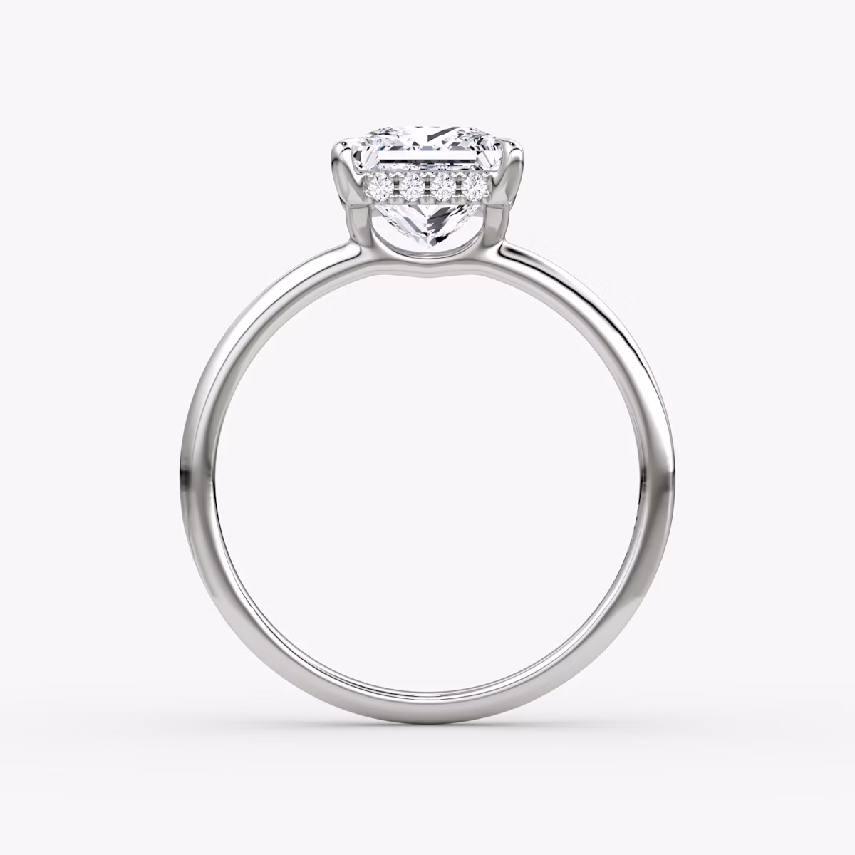 Anillo de compromiso Signature | Princesa | 18k | Oro blanco | bandAccent: Simple | bandWidth: standard | hiddenHalo: yes | diamondOrientation: horizontal | caratWeight: other