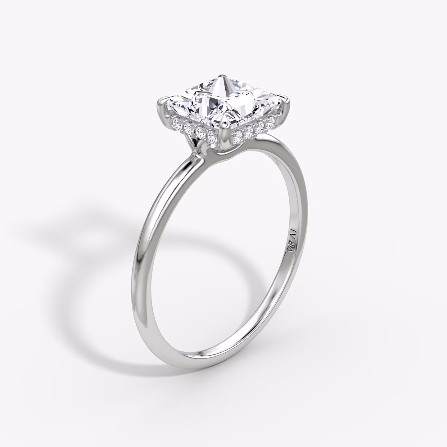 Signature | Princess | 18k | Weißgold | bandAccent: Ohne Pavé-Besatz | bandWidth: standard | hiddenHalo: yes | diamondOrientation: vertical | caratWeight: other