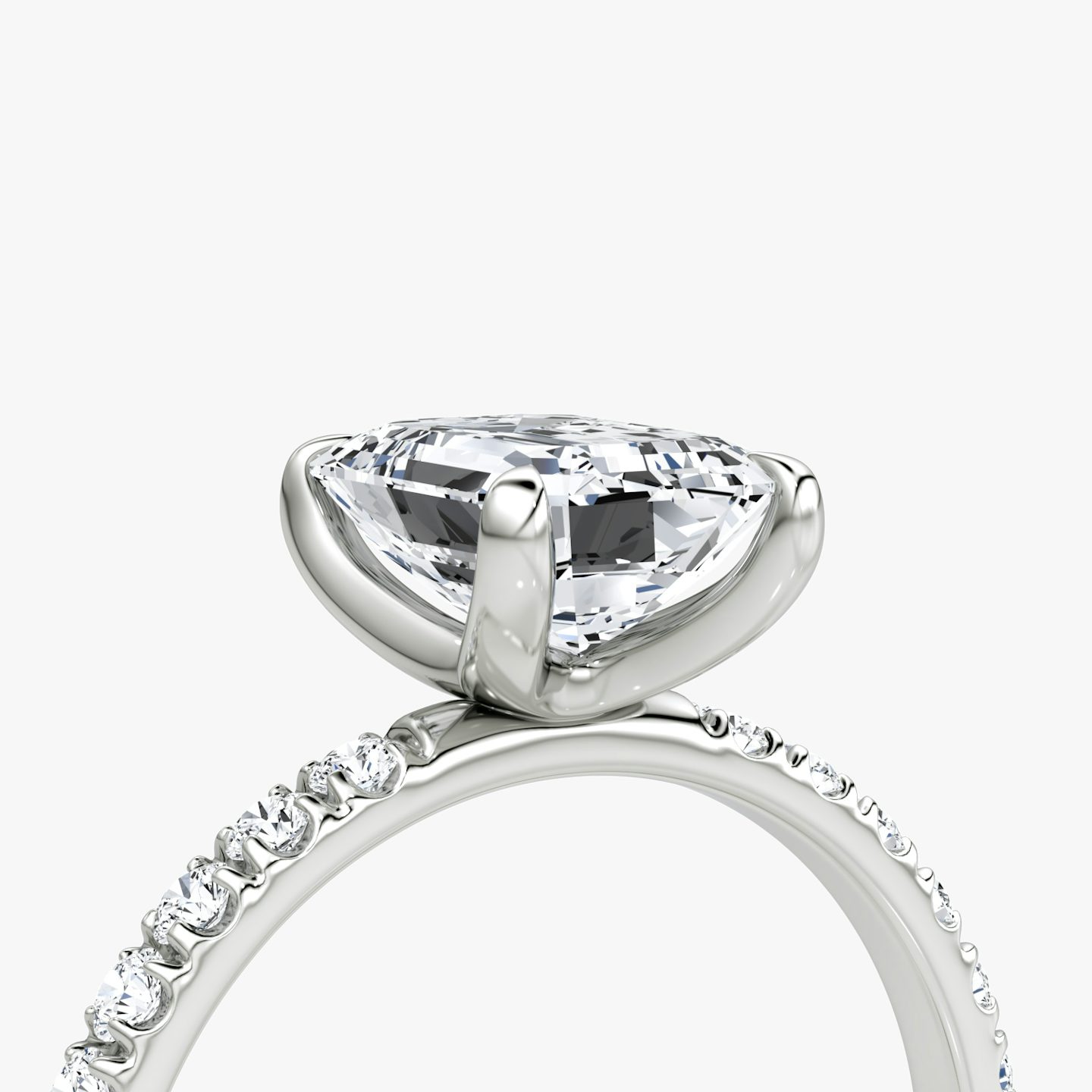 The Classic | Emerald | 18k | White Gold | bandAccent: Pavé | bandWidth: large | diamondOrientation: vertical | caratWeight: other