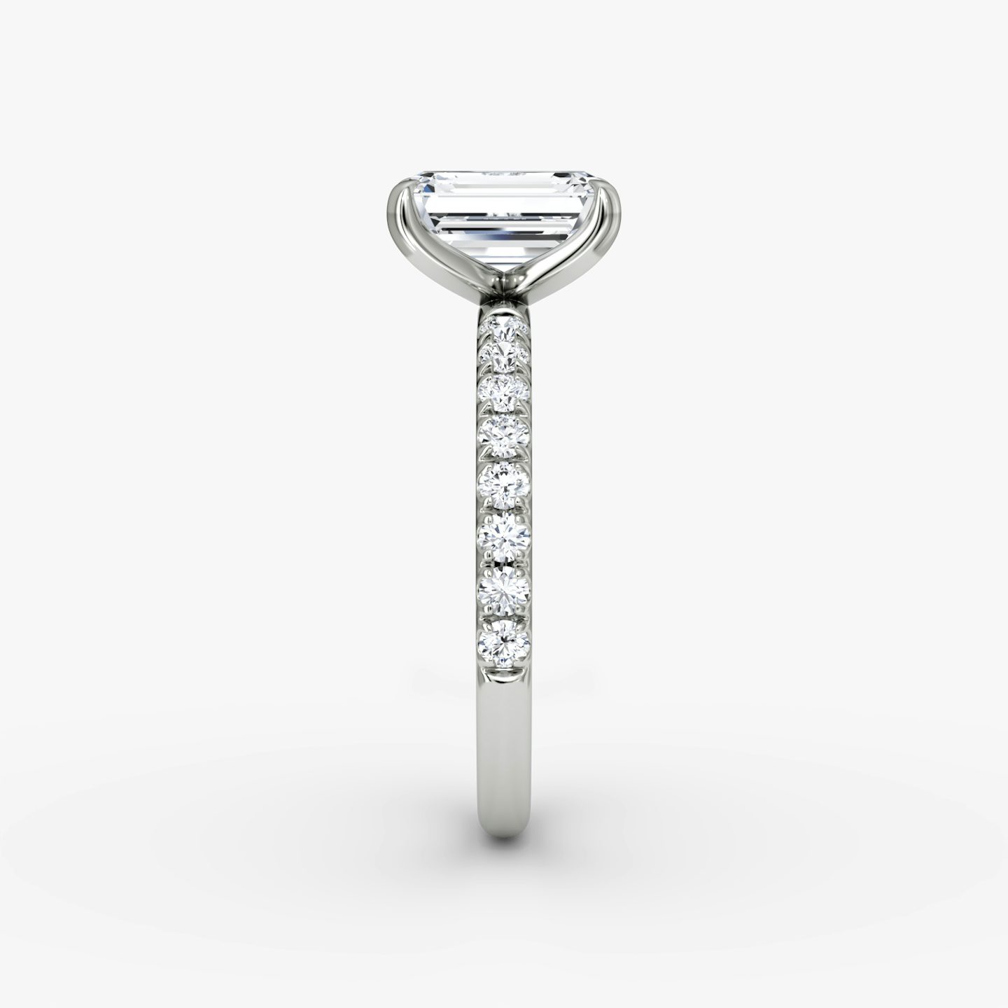 The Classic | Emerald | 18k | White Gold | bandAccent: Pavé | bandWidth: large | diamondOrientation: vertical | caratWeight: other