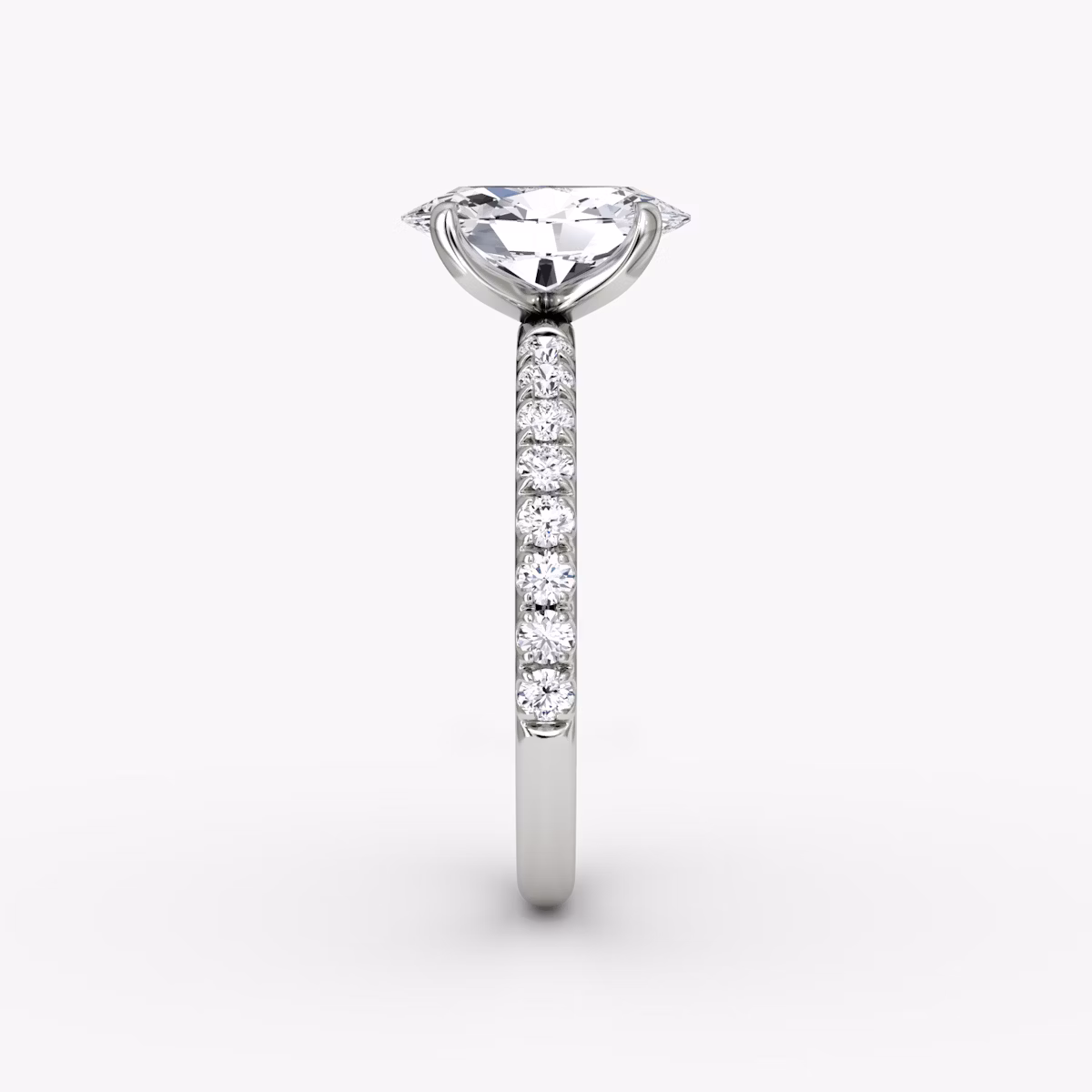 Classic | Oval | Platin | bandAccent: Mit Pavé-Besatz | bandWidth: large | diamondOrientation: vertical | caratWeight: other