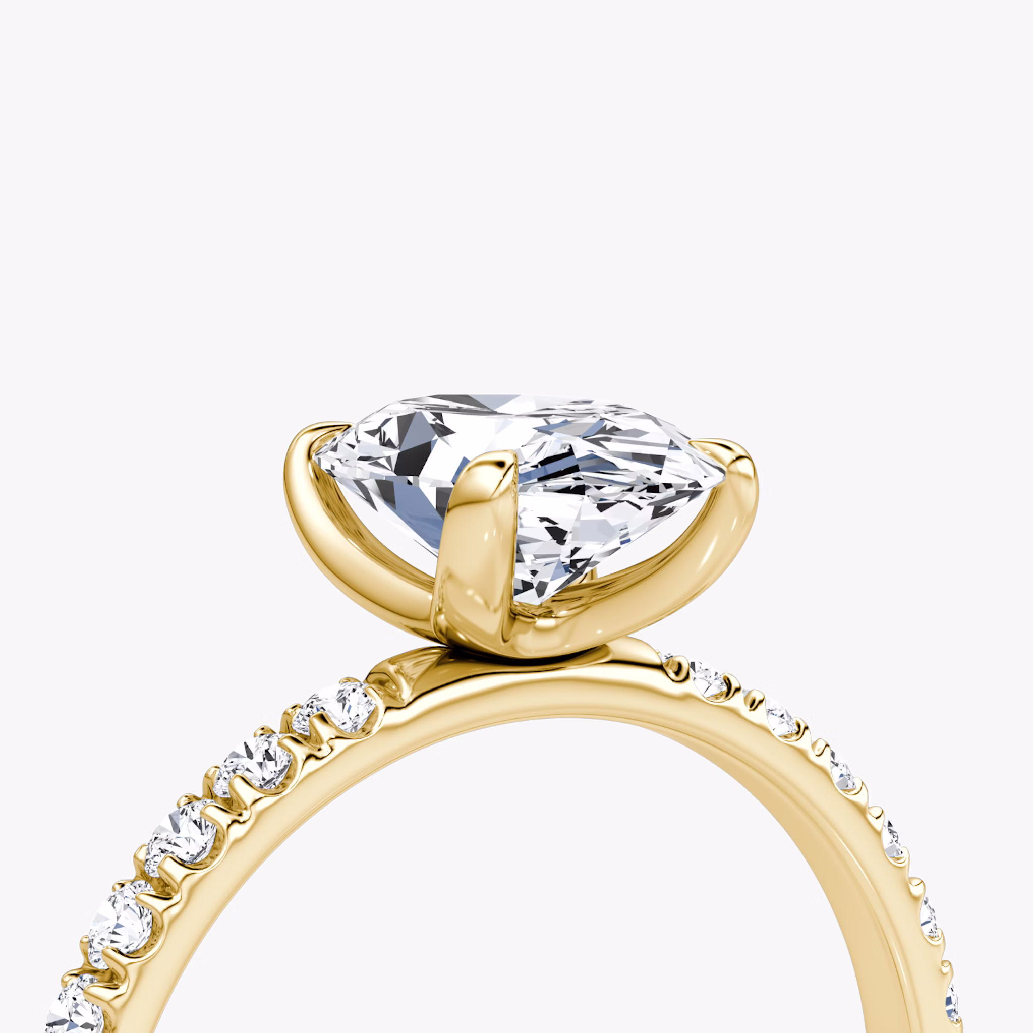 The Classic | Oval | 18k | Yellow Gold | bandAccent: Pavé | bandWidth: large | diamondOrientation: vertical | caratWeight: other