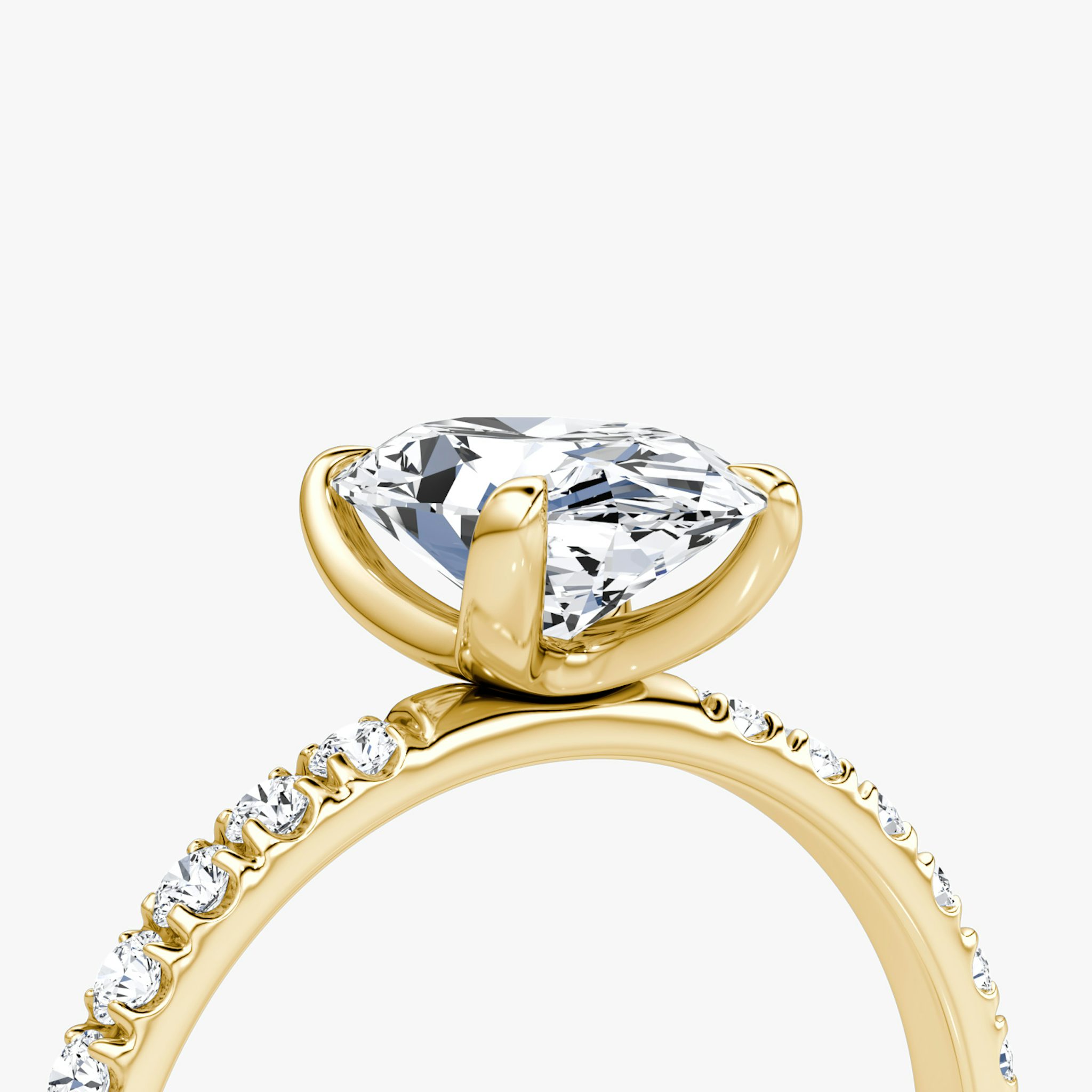 The Classic | Oval | 18k | Yellow Gold | bandAccent: Pavé | bandWidth: large | diamondOrientation: vertical | caratWeight: other