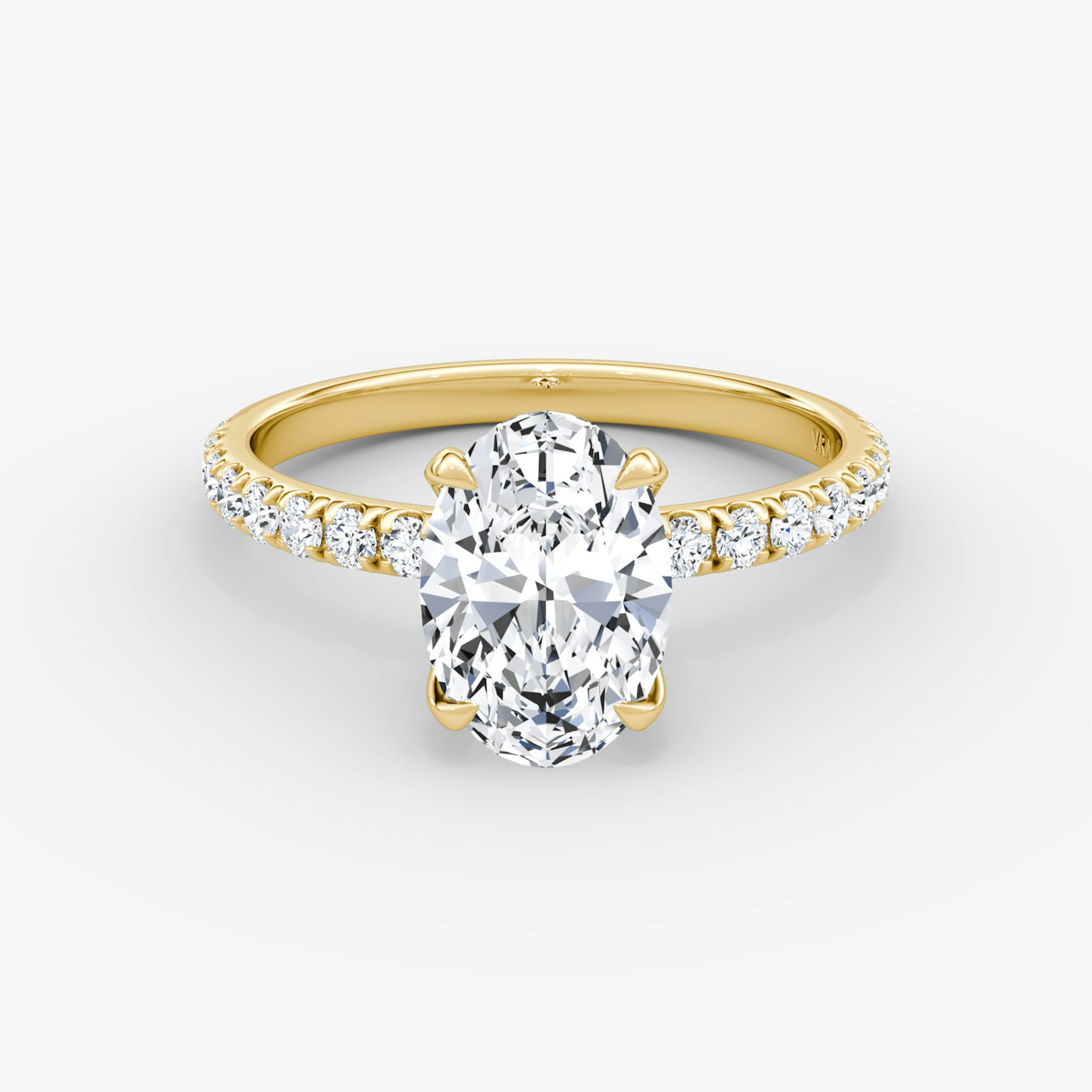 The Classic | Oval | 18k | Yellow Gold | bandAccent: Pavé | bandWidth: large | diamondOrientation: vertical | caratWeight: other