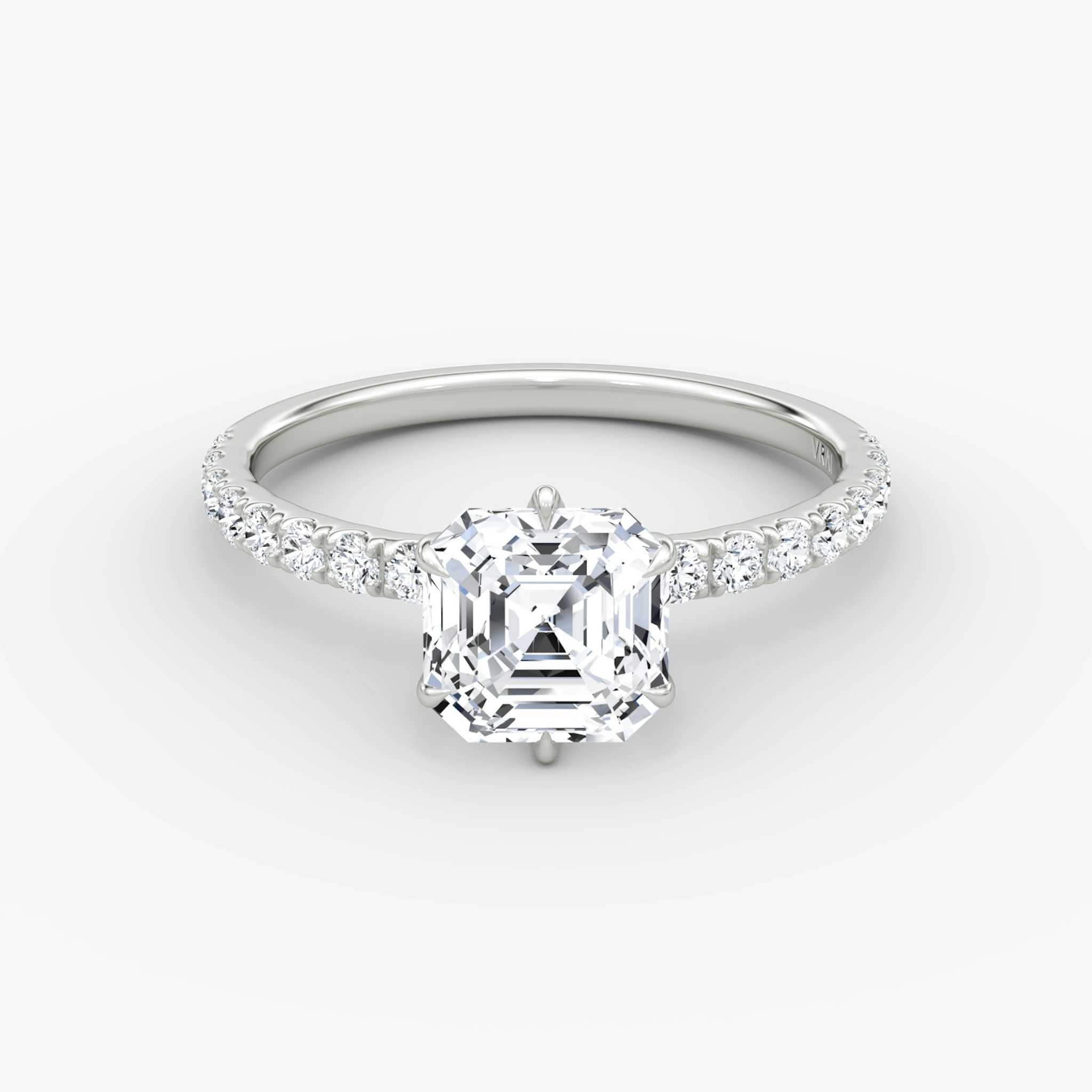 V | Asscher | 18k | Weißgold | bandAccent: Mit Pavé-Besatz | diamondOrientation: vertical | caratWeight: other