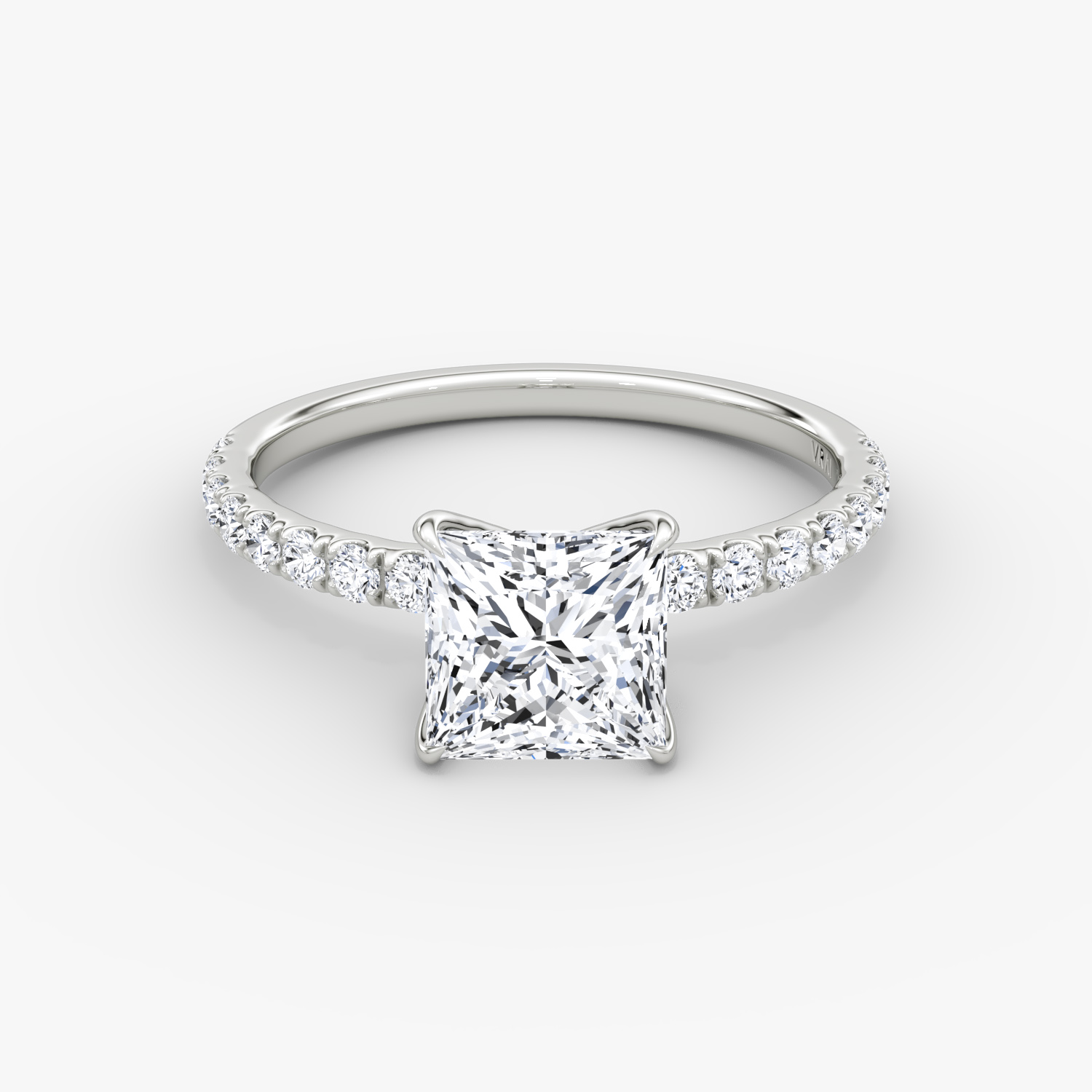 V | Princesa | Platino | bandAccent: Pavé | diamondOrientation: vertical | caratWeight: other