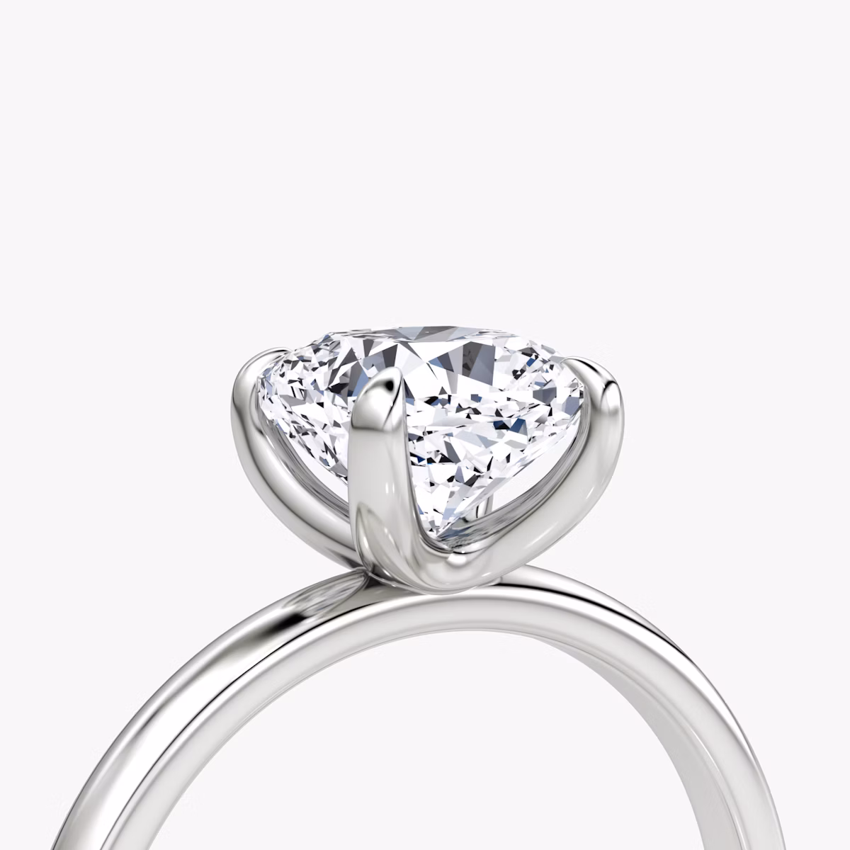 Anillo de compromiso Classic | Cojín | Platino | bandAccent: Simple | bandWidth: large | diamondOrientation: vertical | caratWeight: other