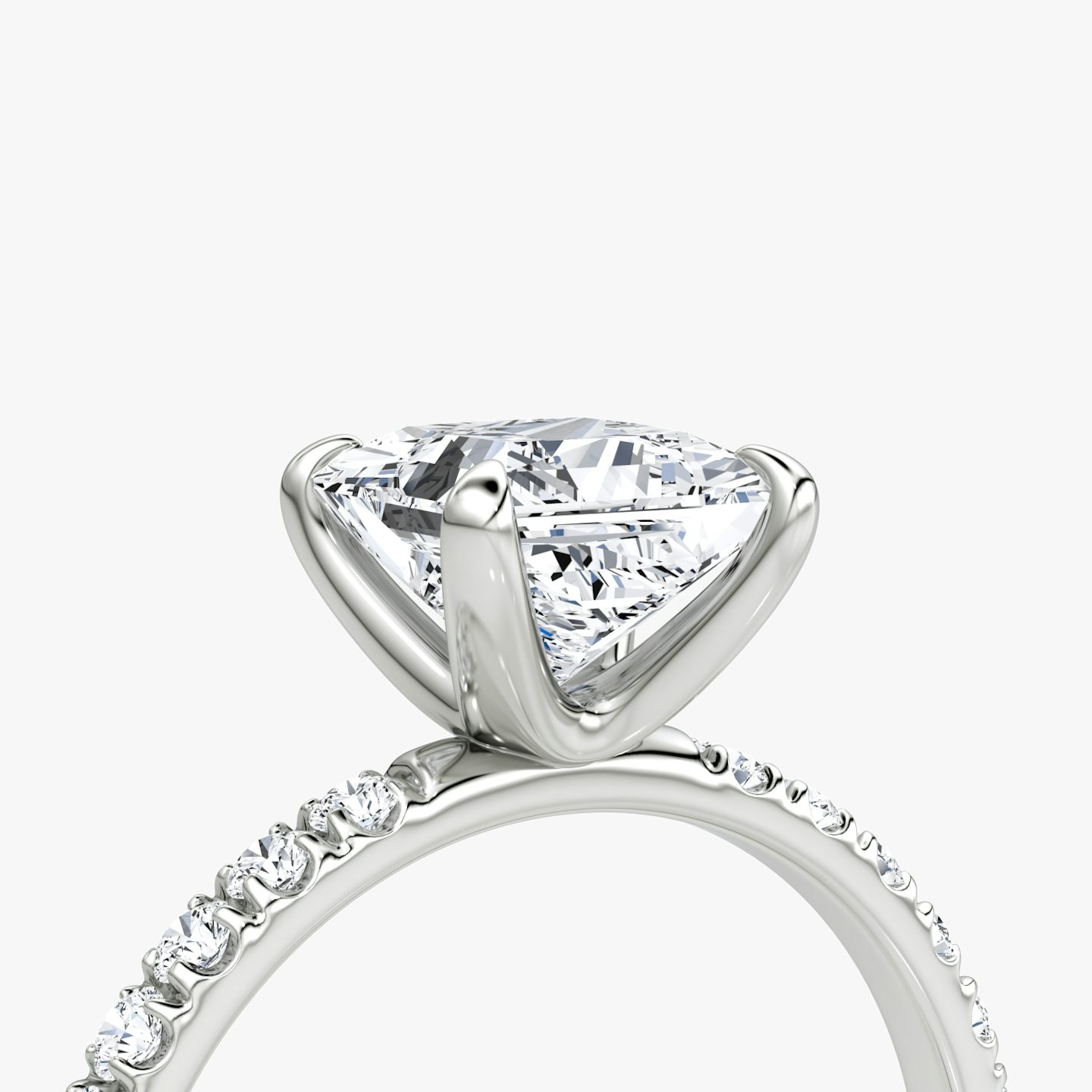 Classic | Princess | 18k | Weißgold | bandAccent: Mit Pavé-Besatz | bandWidth: large | diamondOrientation: vertical | caratWeight: other