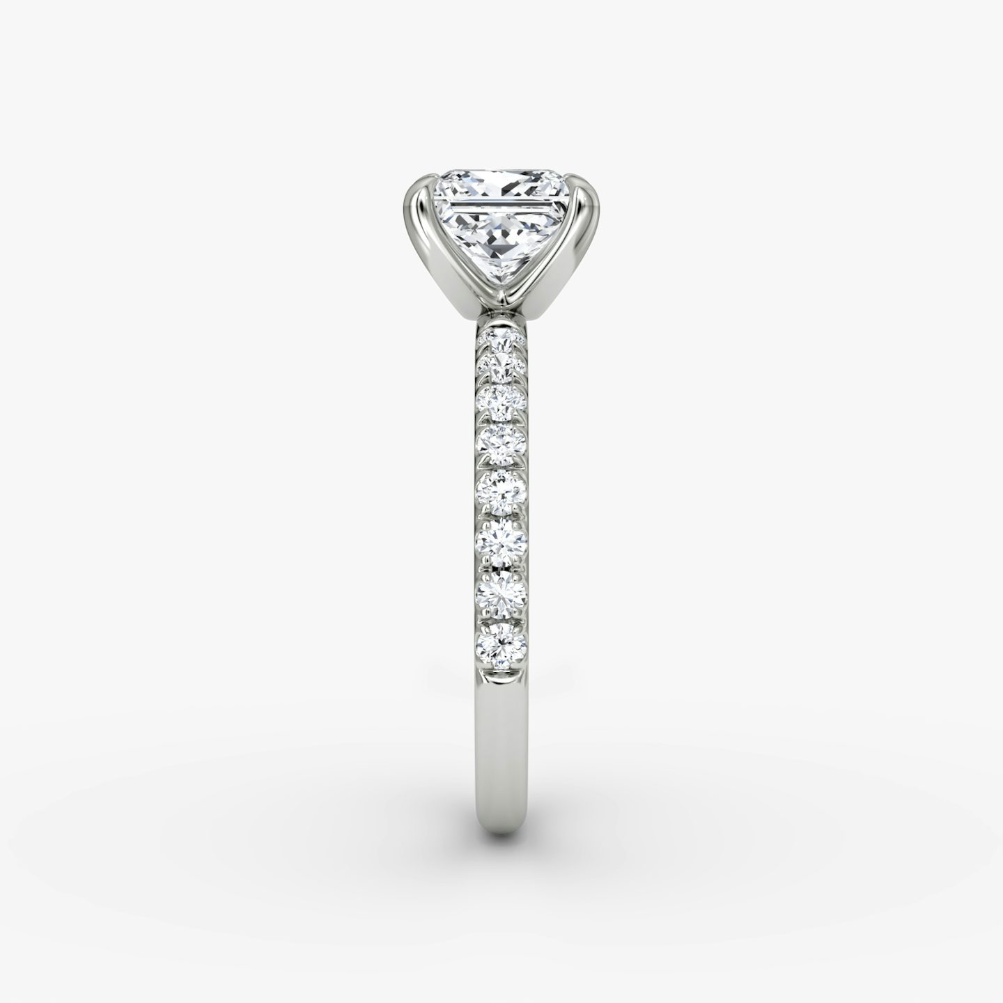 Classic | Princess | 18k | Weißgold | bandAccent: Mit Pavé-Besatz | bandWidth: large | diamondOrientation: vertical | caratWeight: other