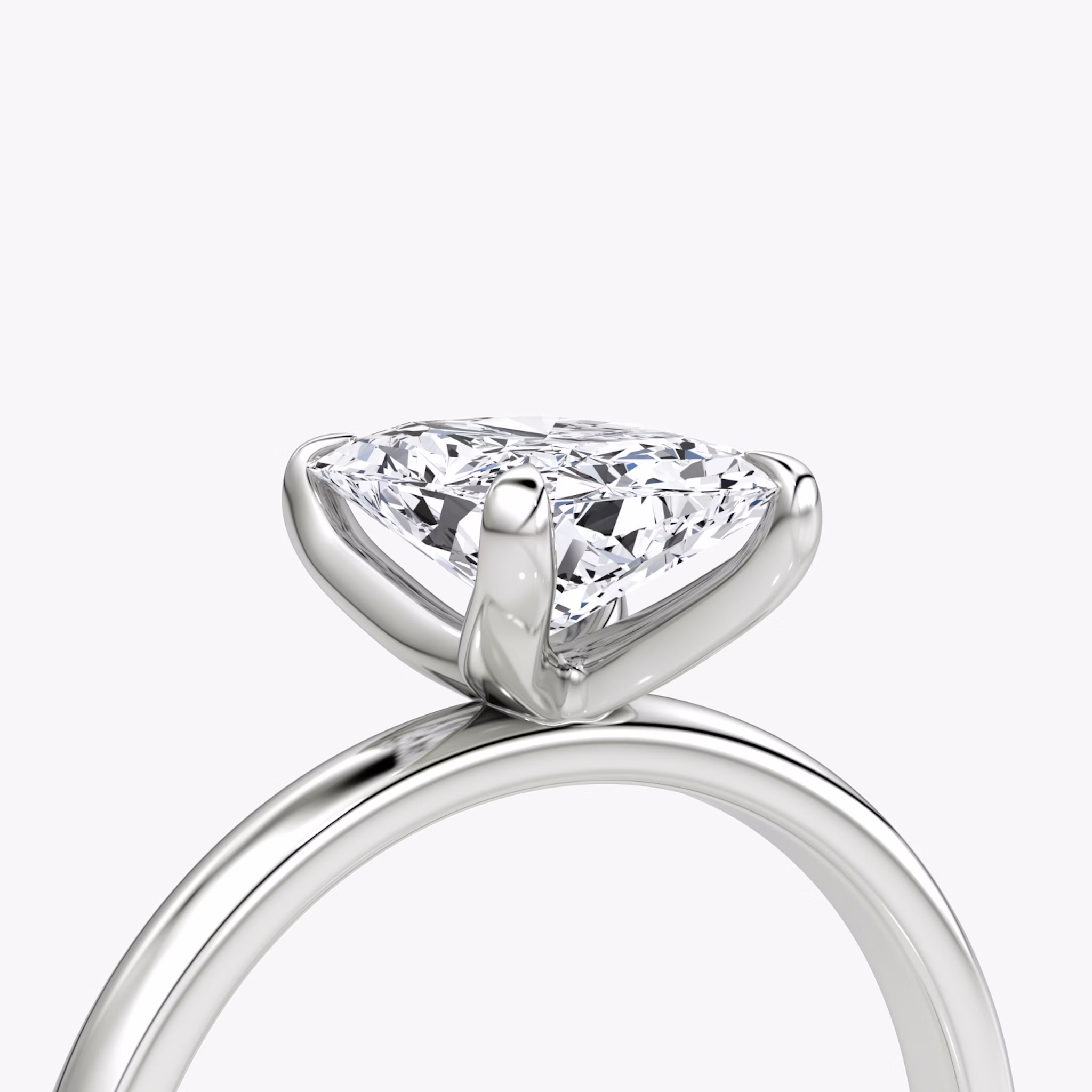 Classic | Radiant | 18k | Weißgold | bandAccent: Ohne Pavé-Besatz | bandWidth: large | diamondOrientation: vertical | caratWeight: other