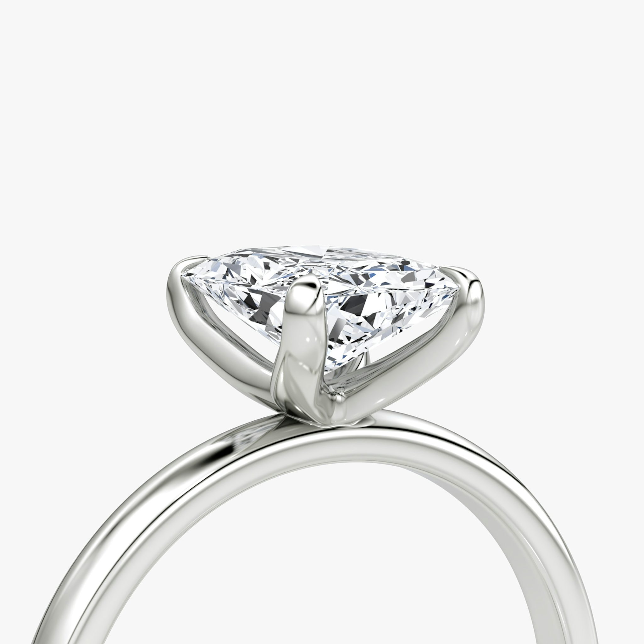 Classic | Radiant | 18k | Weißgold | bandAccent: Ohne Pavé-Besatz | bandWidth: large | diamondOrientation: vertical | caratWeight: other