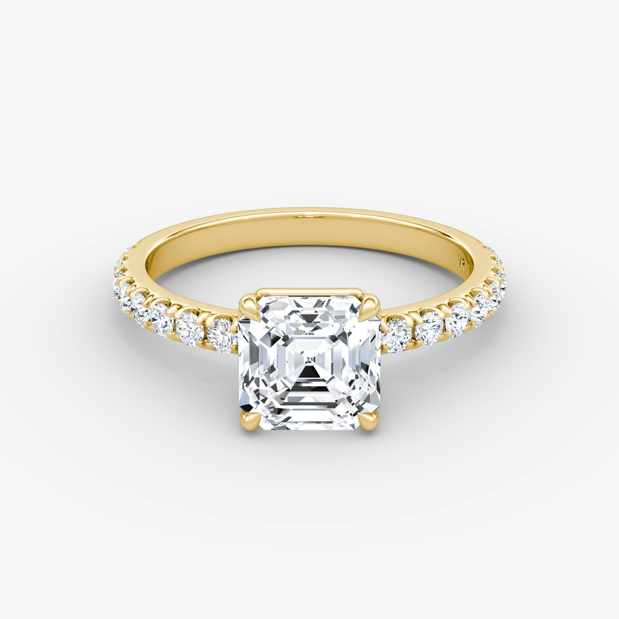 The Signature | Asscher | 18k | Yellow Gold | bandAccent: Pavé | bandWidth: large | hiddenHalo: no | diamondOrientation: vertical | caratWeight: other
