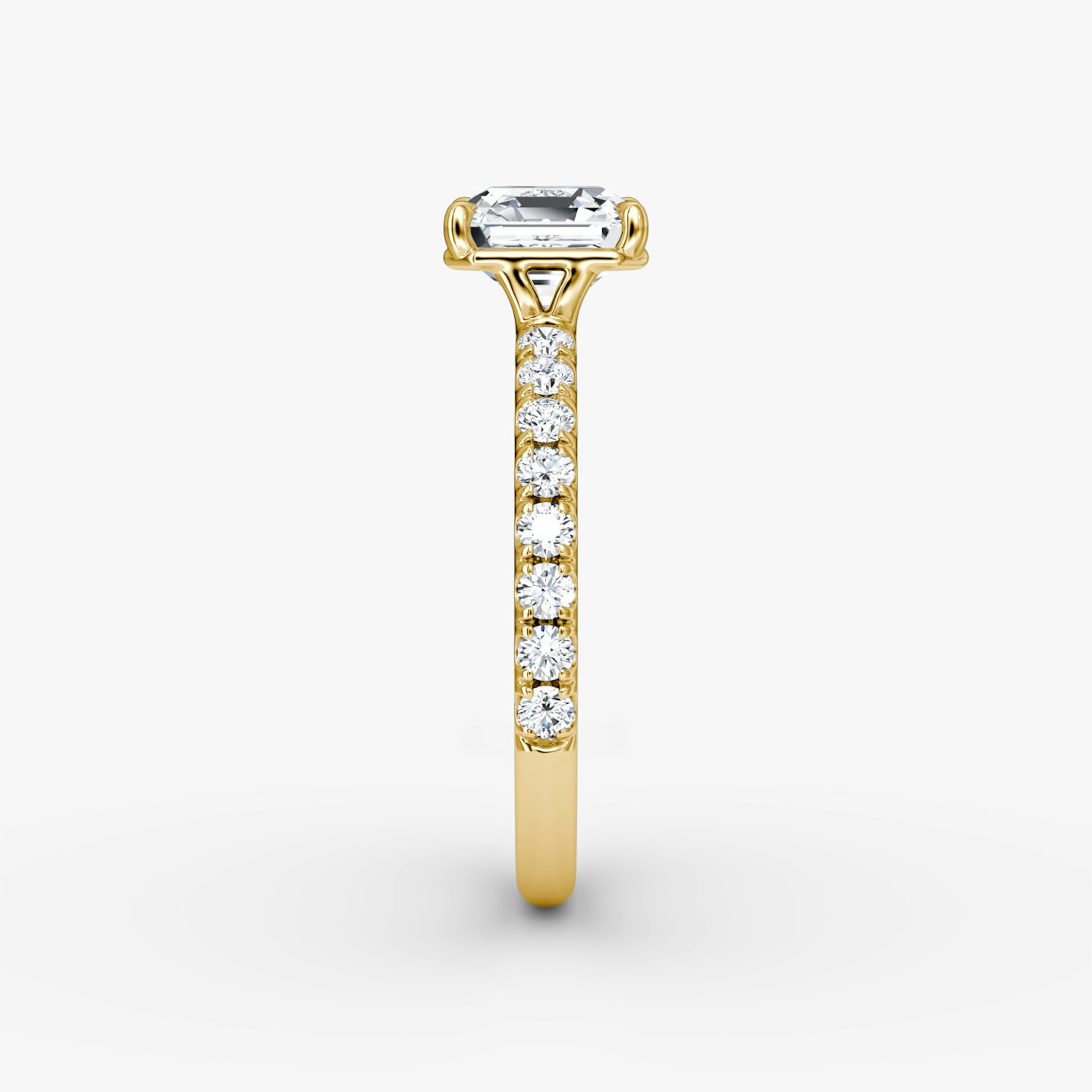 The Signature | Asscher | 18k | Yellow Gold | bandAccent: Pavé | bandWidth: large | hiddenHalo: no | diamondOrientation: vertical | caratWeight: other