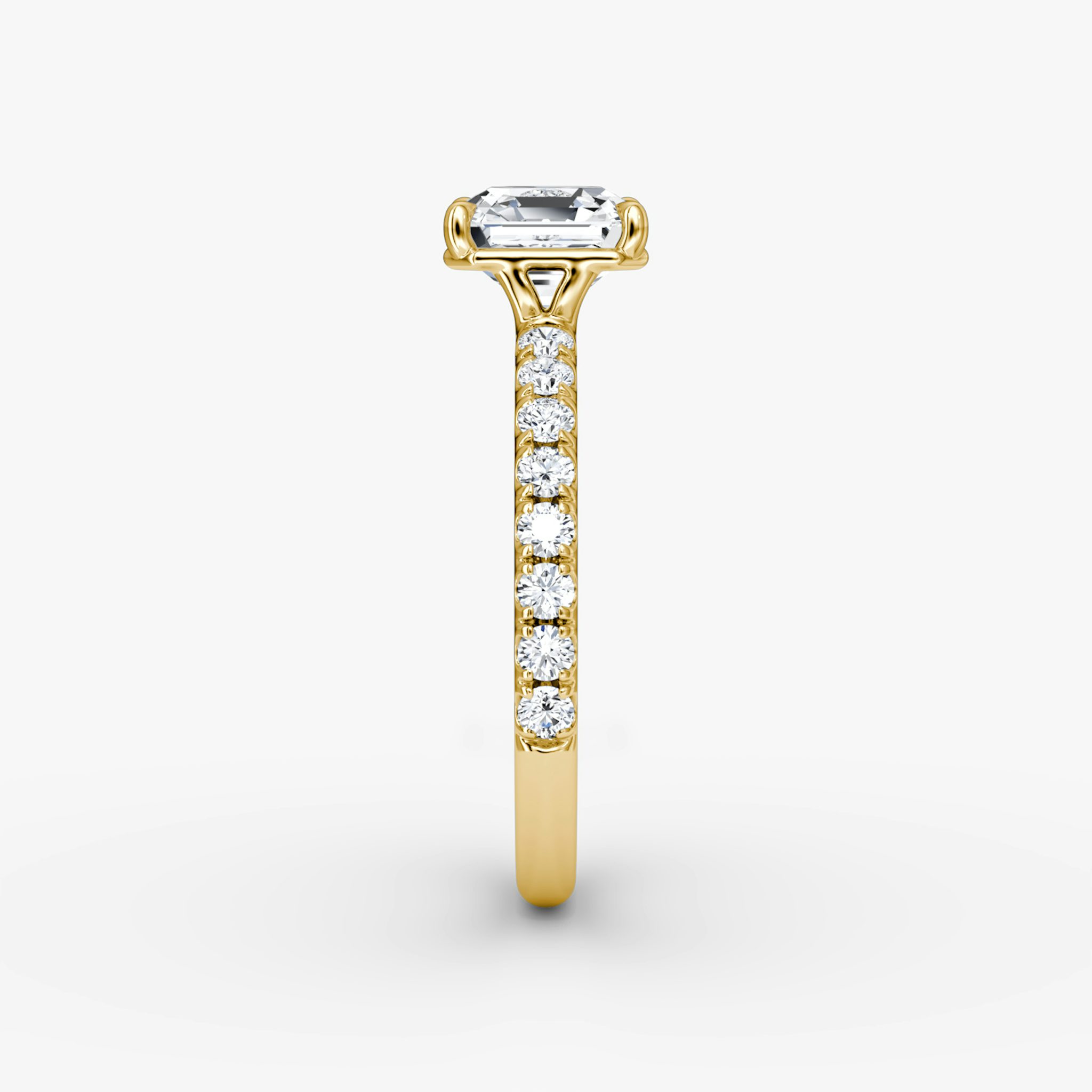 The Signature | Asscher | 18k | Yellow Gold | bandAccent: Pavé | bandWidth: large | hiddenHalo: no | diamondOrientation: vertical | caratWeight: other