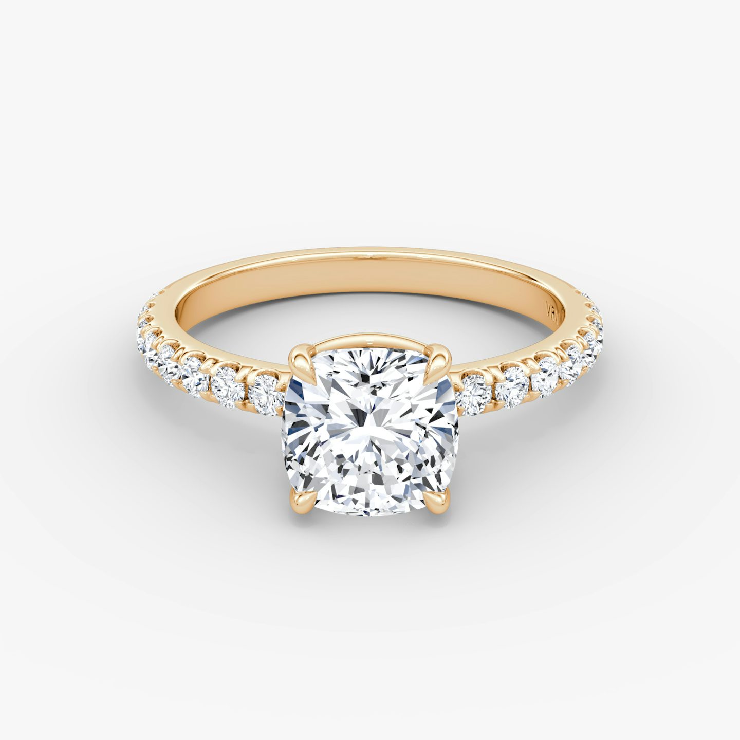 Signature | Cushion | 14k | Roségold | bandAccent: Mit Pavé-Besatz | bandWidth: large | hiddenHalo: no | diamondOrientation: vertical | caratWeight: other