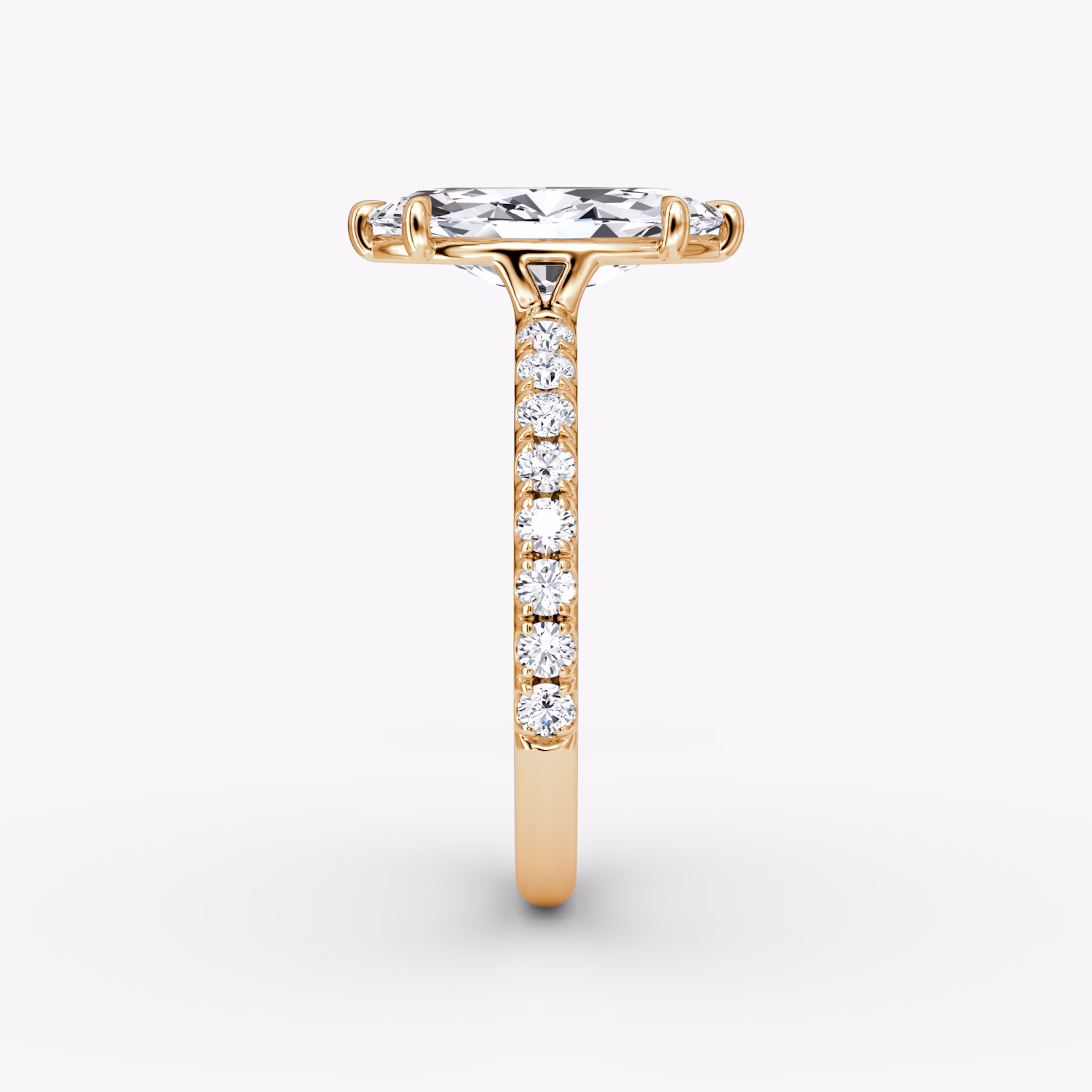 Signature | Marquise | 14k | Roségold | bandAccent: Mit Pavé-Besatz | bandWidth: large | hiddenHalo: no | diamondOrientation: vertical | caratWeight: other