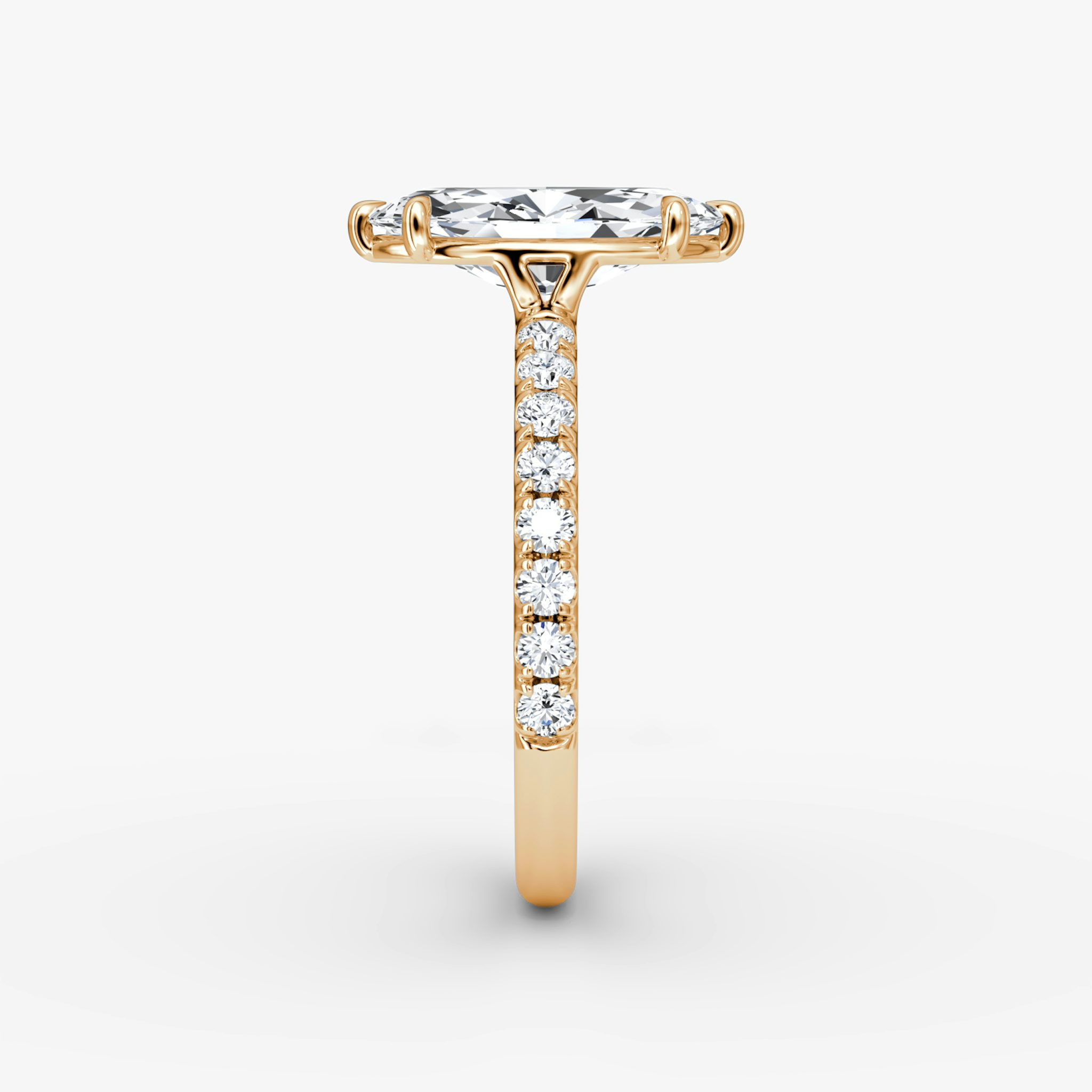 Signature | Marquise | 14k | Roségold | bandAccent: Mit Pavé-Besatz | bandWidth: large | hiddenHalo: no | diamondOrientation: vertical | caratWeight: other
