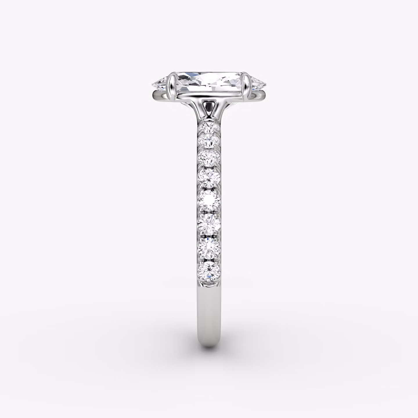 Signature | Oval | Platin | bandAccent: Mit Pavé-Besatz | bandWidth: large | hiddenHalo: no | diamondOrientation: vertical | caratWeight: other