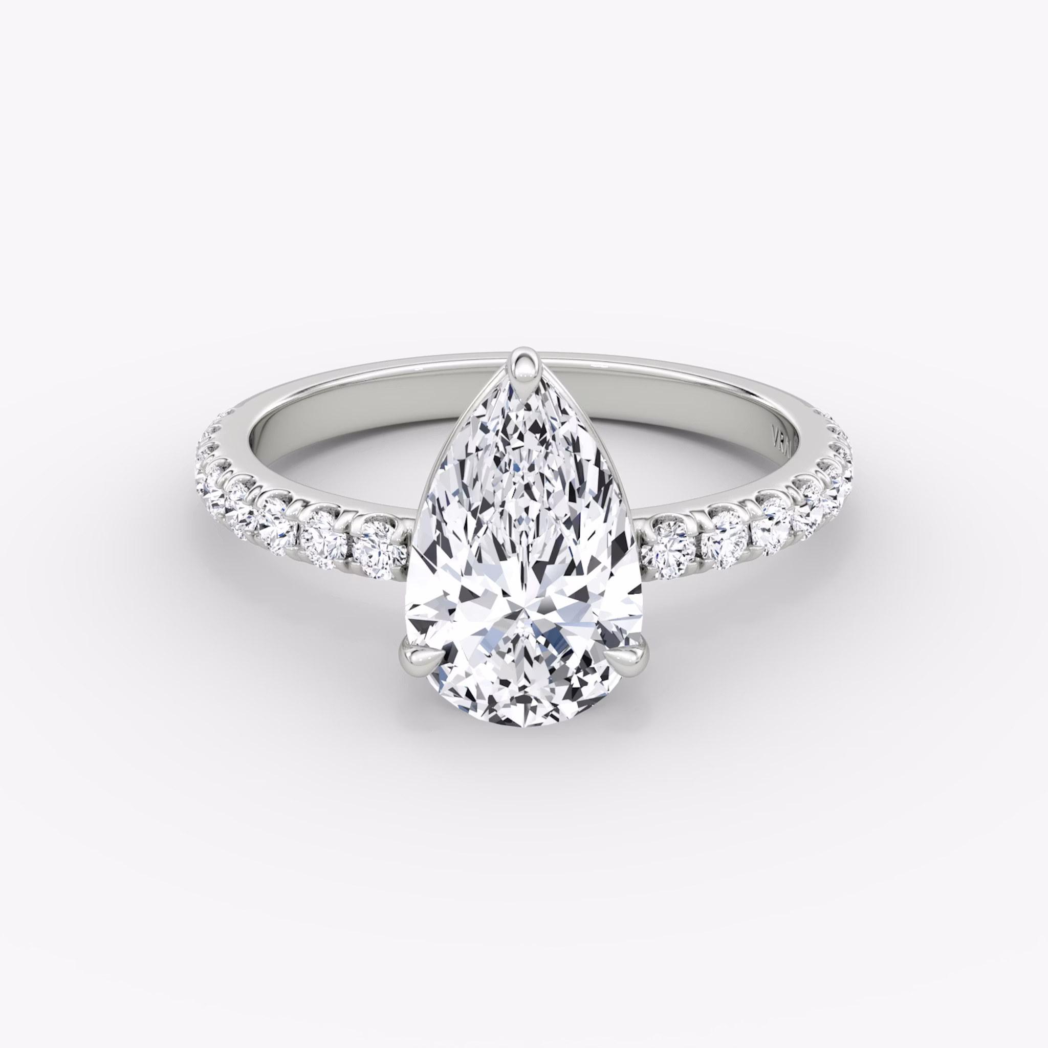 Signature | Tropfen | 18k | Weißgold | bandAccent: Mit Pavé-Besatz | bandWidth: large | hiddenHalo: no | diamondOrientation: vertical | caratWeight: other