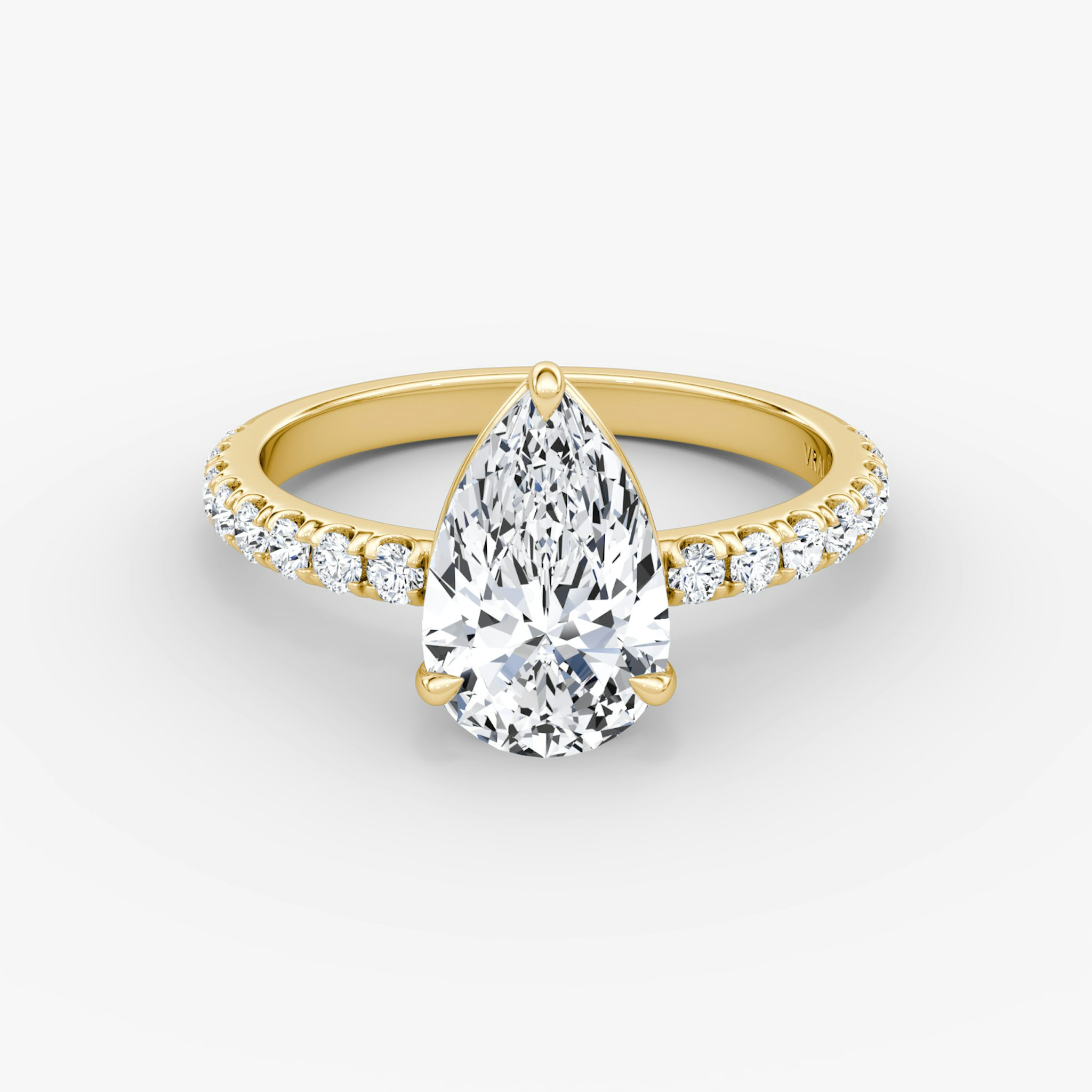 The Signature | Pear | 18k | Yellow Gold | bandAccent: Pavé | bandWidth: large | hiddenHalo: no | diamondOrientation: vertical | caratWeight: other