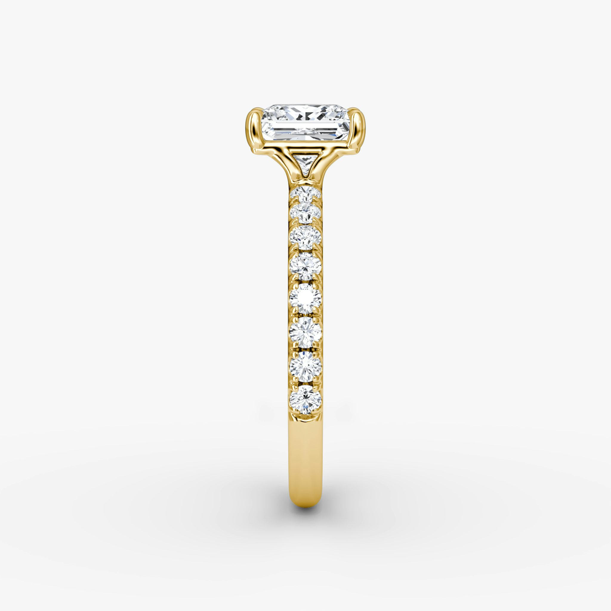 The Signature | Princess | 18k | Yellow Gold | bandAccent: Pavé | bandWidth: large | hiddenHalo: no | diamondOrientation: vertical | caratWeight: other