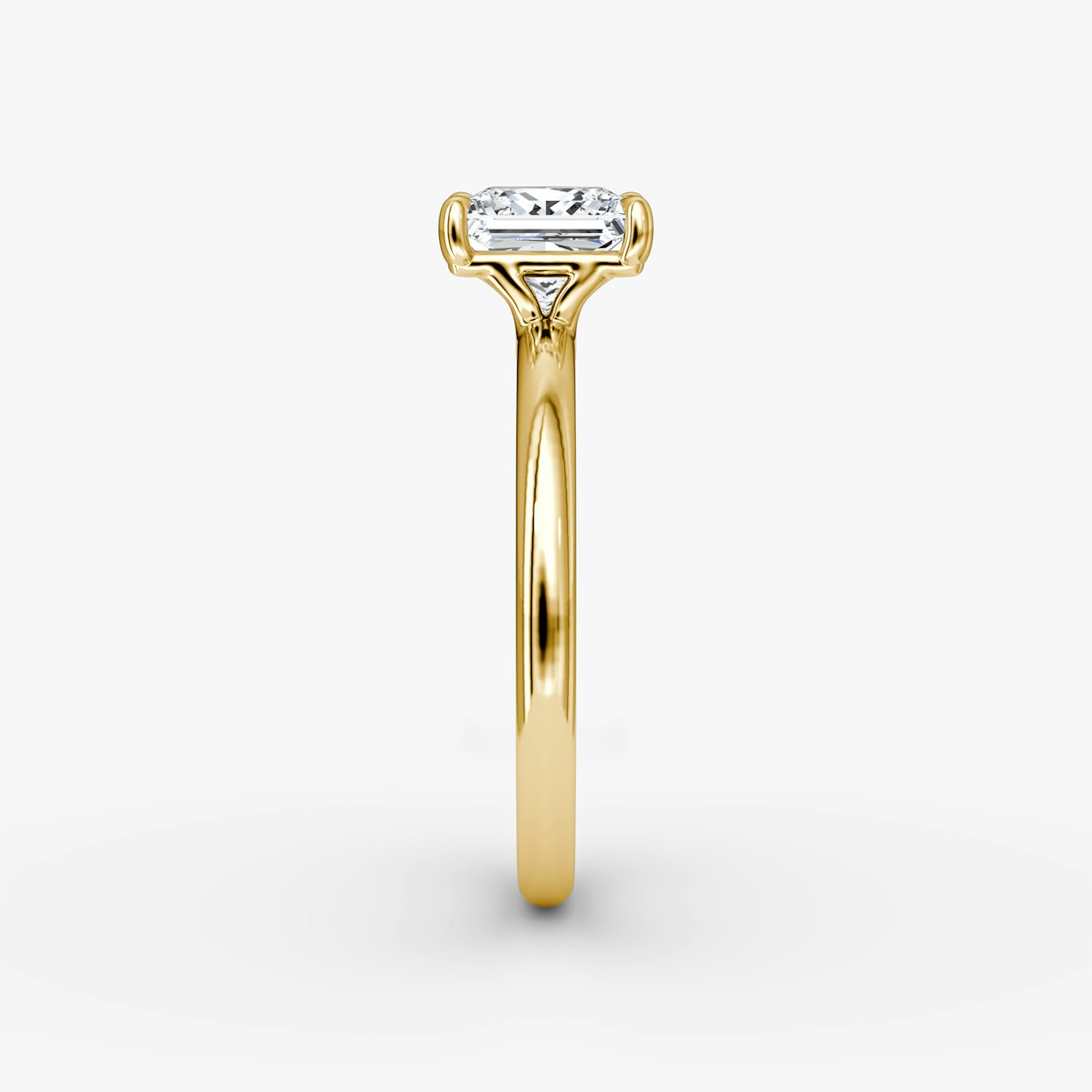 The Signature | Princess | 18k | Yellow Gold | bandAccent: Plain | bandWidth: large | hiddenHalo: no | diamondOrientation: horizontal | caratWeight: other