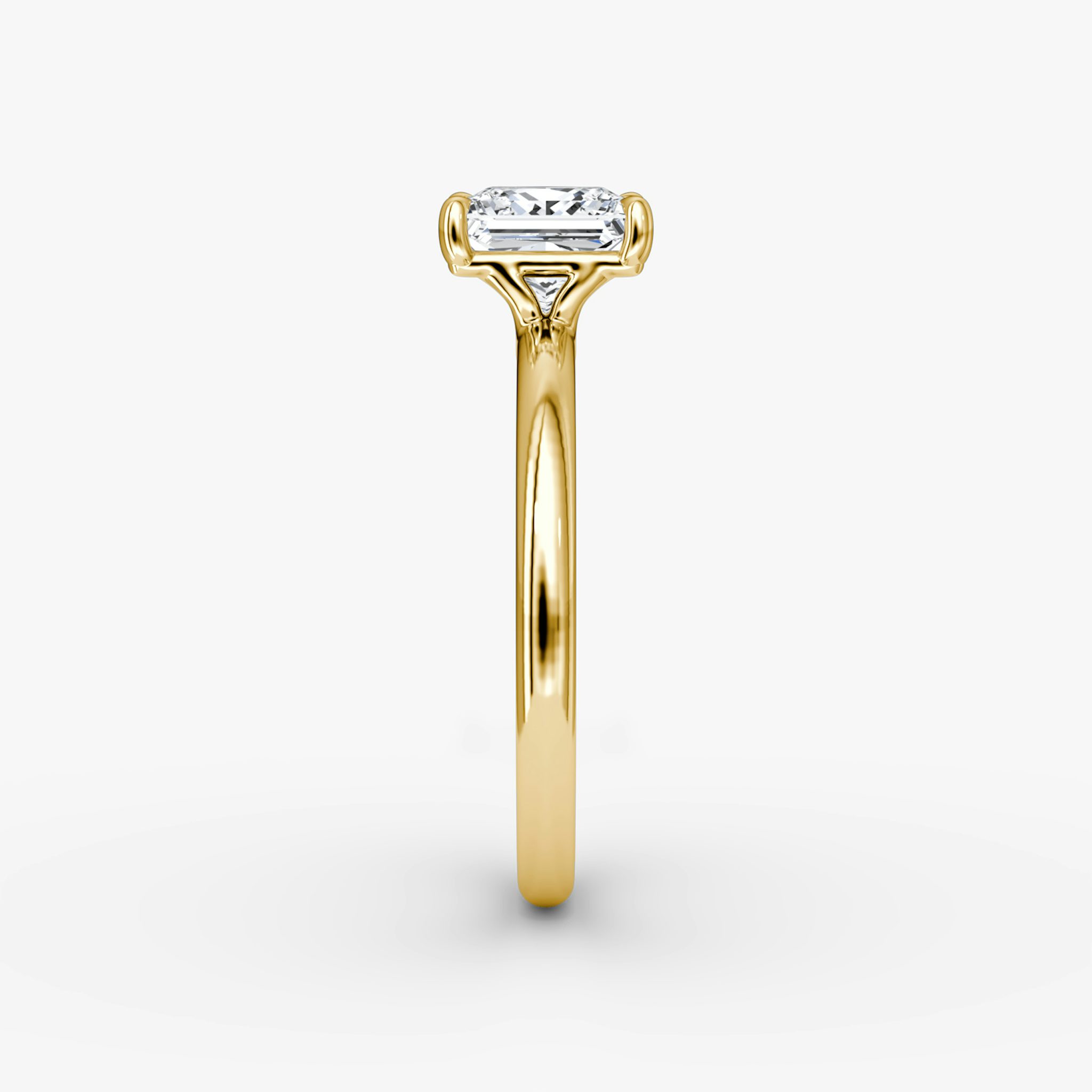 The Signature | Princess | 18k | Yellow Gold | bandAccent: Plain | bandWidth: large | hiddenHalo: no | diamondOrientation: vertical | caratWeight: other