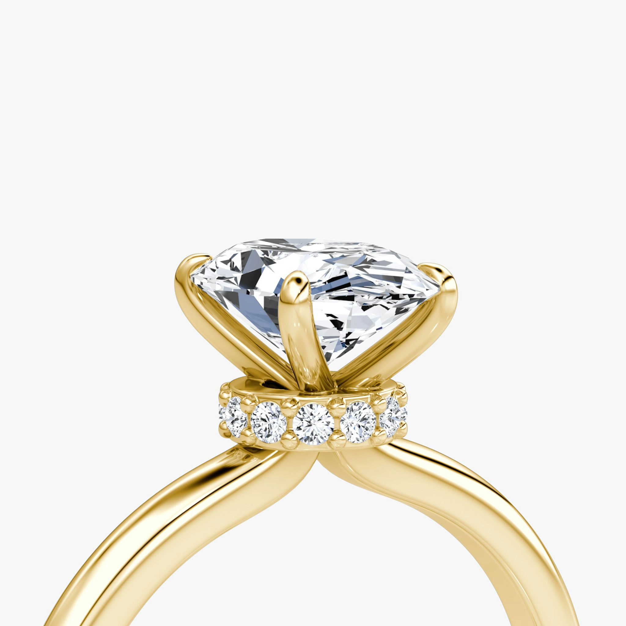 The Veiled Halo | Oval | 18k | Yellow Gold | bandAccent: Plain | diamondOrientation: vertical | caratWeight: other