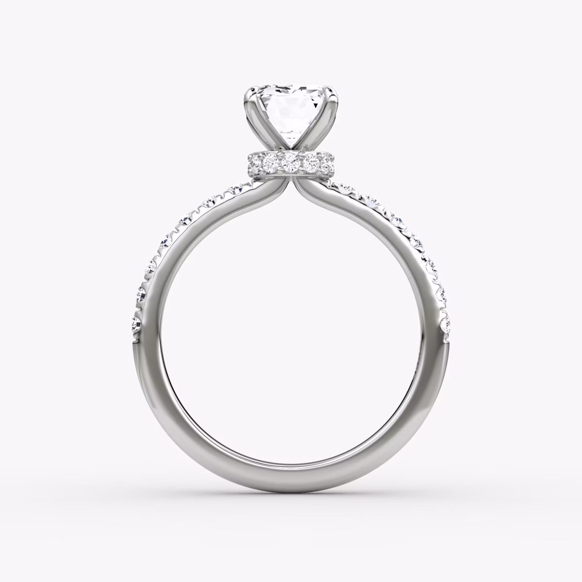 Anillo de compromiso Veiled Halo | Esmeralda | 18k | Oro blanco | bandAccent: Pavé | diamondOrientation: vertical | caratWeight: other
