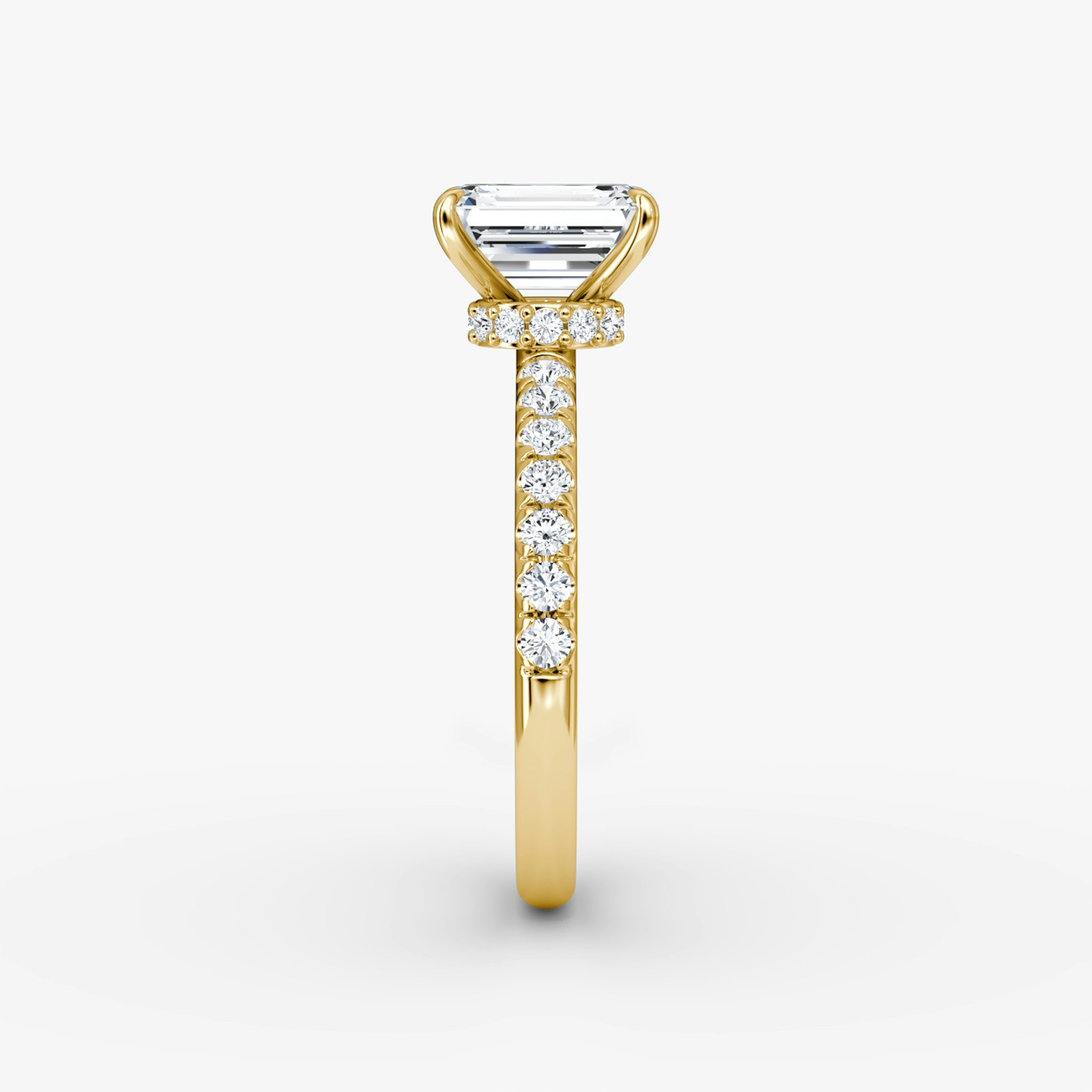 The Veiled Halo | Emerald | 18k | Yellow Gold | bandAccent: Pavé | diamondOrientation: vertical | caratWeight: other