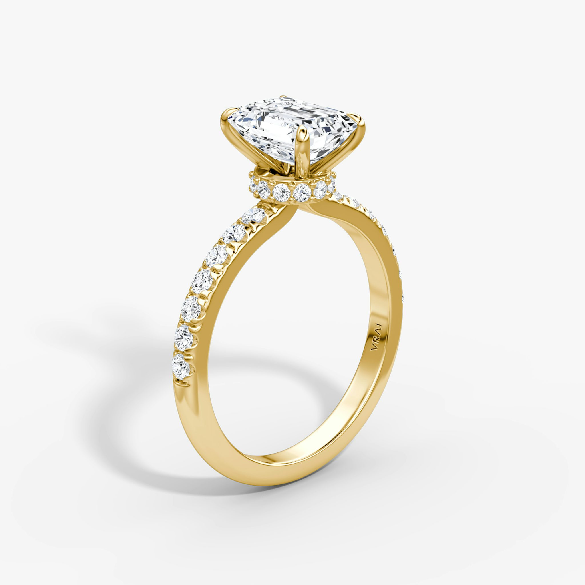 The Veiled Halo | Emerald | 18k | Yellow Gold | bandAccent: Pavé | diamondOrientation: vertical | caratWeight: other