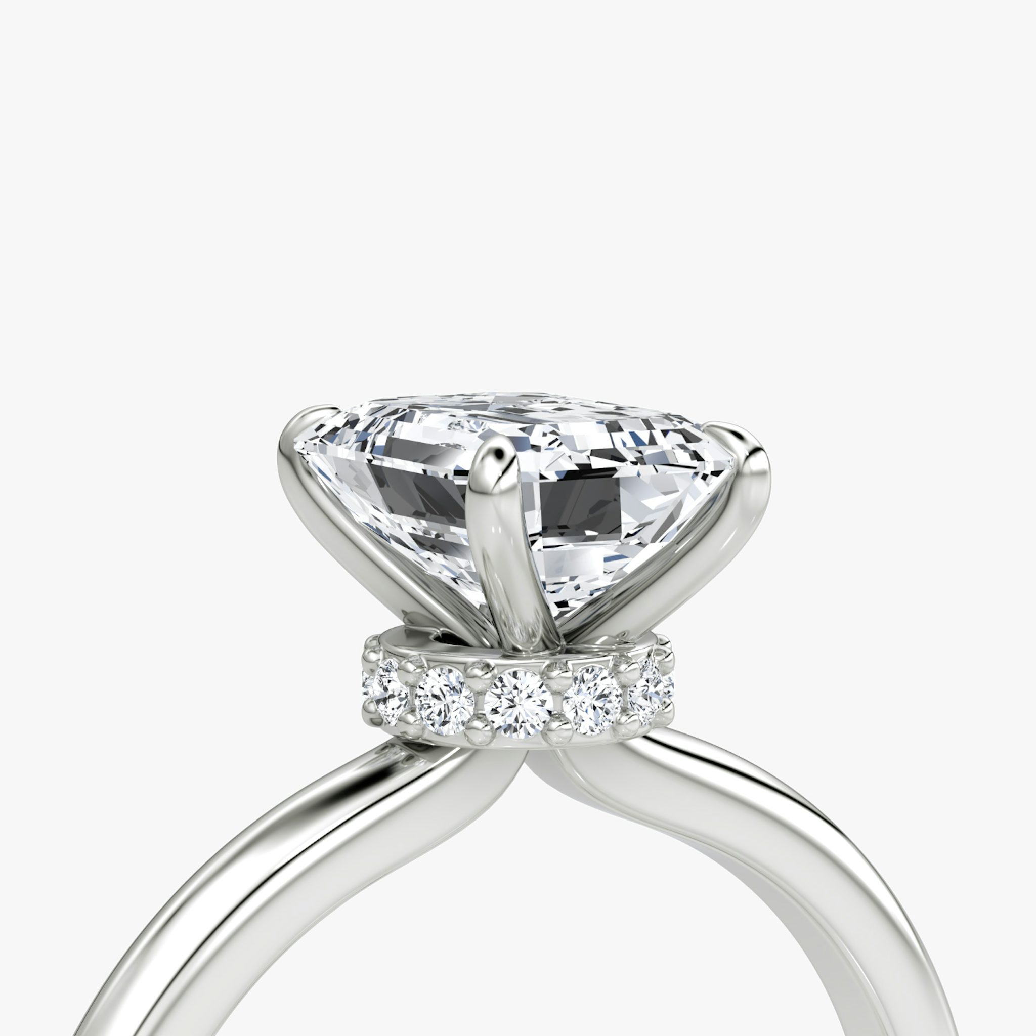 The Veiled Halo | Emerald | Platinum | bandAccent: Plain | diamondOrientation: vertical | caratWeight: other