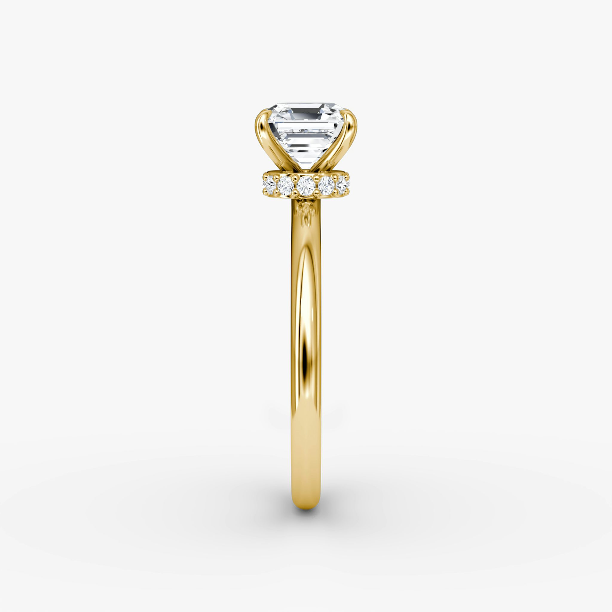 The Veiled Halo | Asscher | 18k | Yellow Gold | bandAccent: Plain | diamondOrientation: vertical | caratWeight: other