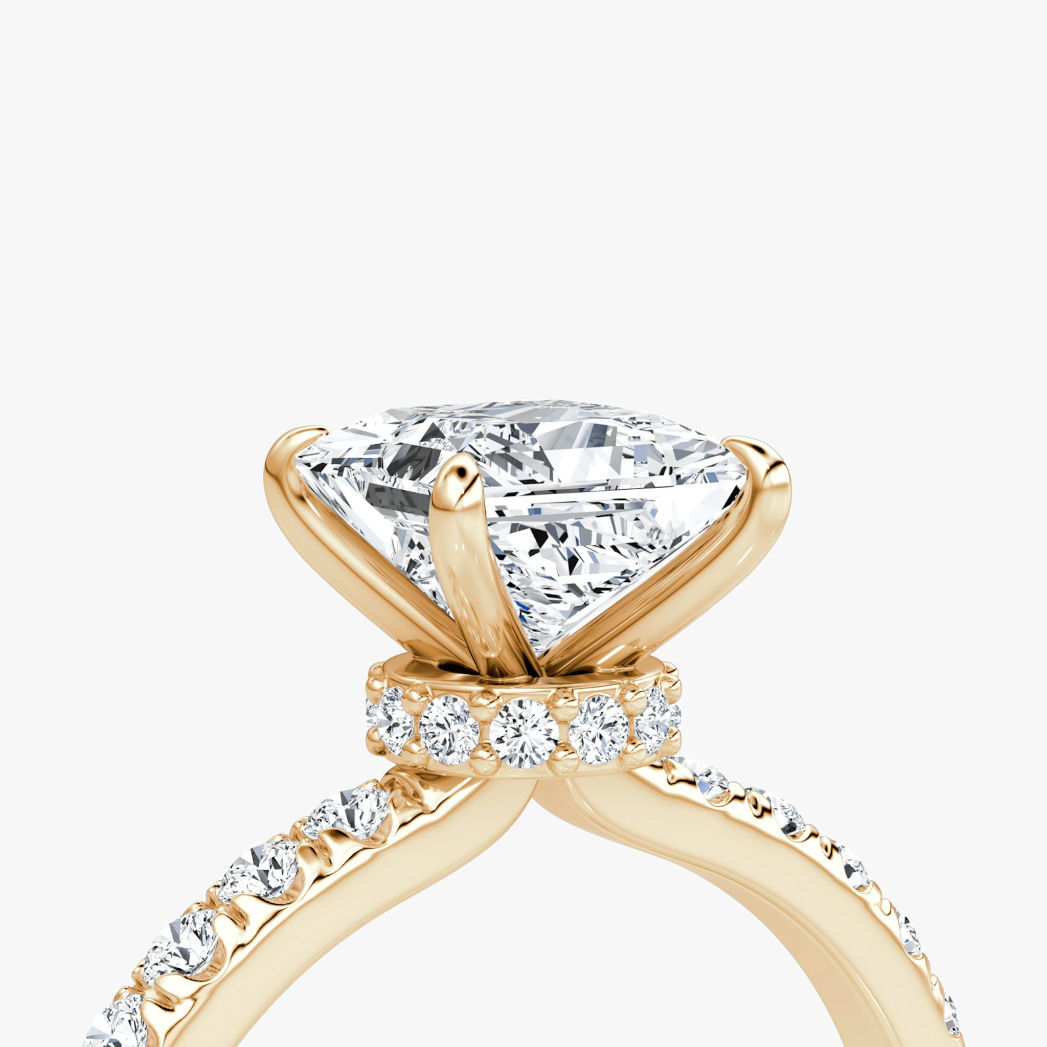 Veiled Halo | Princess | 14k | Roségold | bandAccent: Mit Pavé-Besatz | diamondOrientation: vertical | caratWeight: other