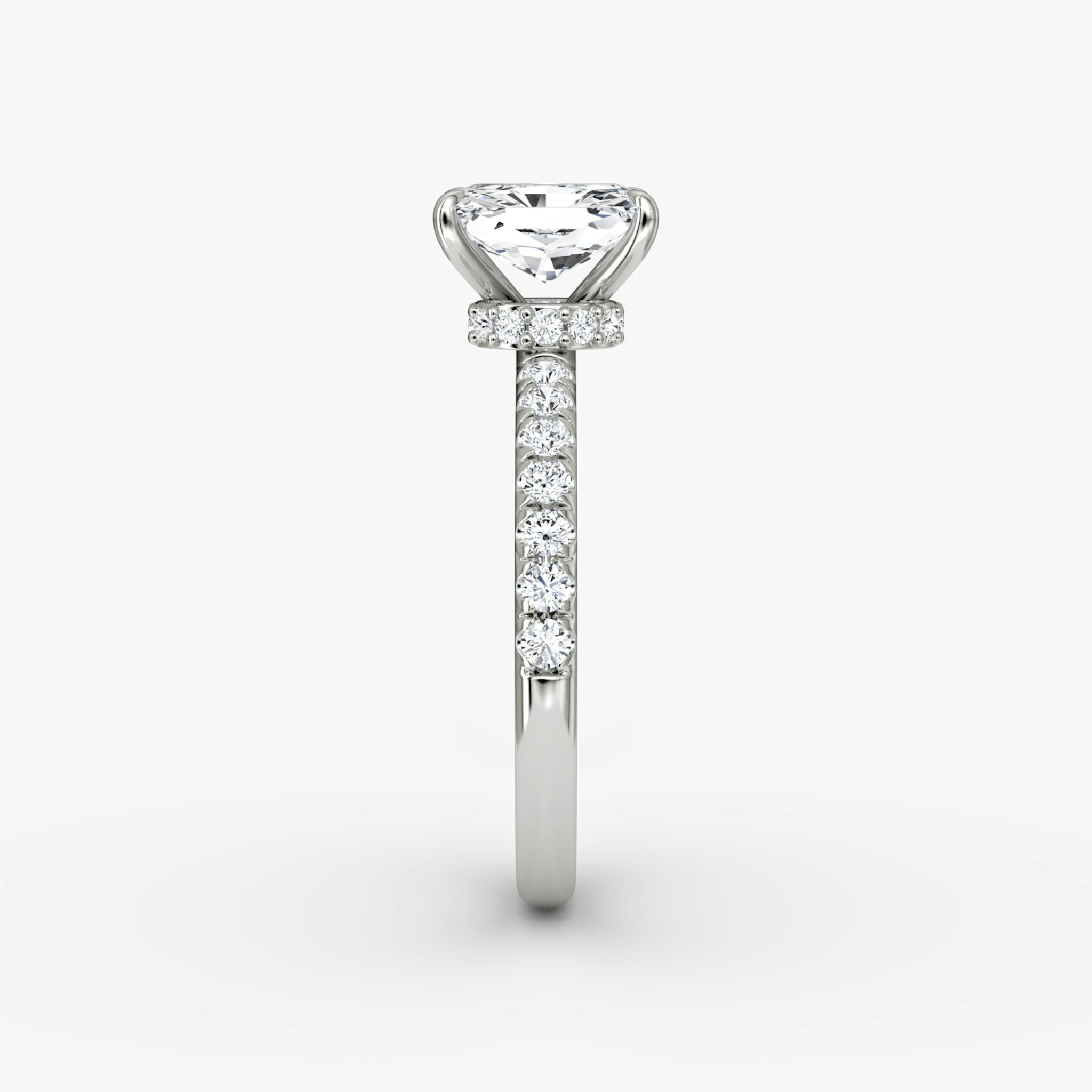 Veiled Halo | Radiant | 18k | Weißgold | bandAccent: Mit Pavé-Besatz | diamondOrientation: vertical | caratWeight: other