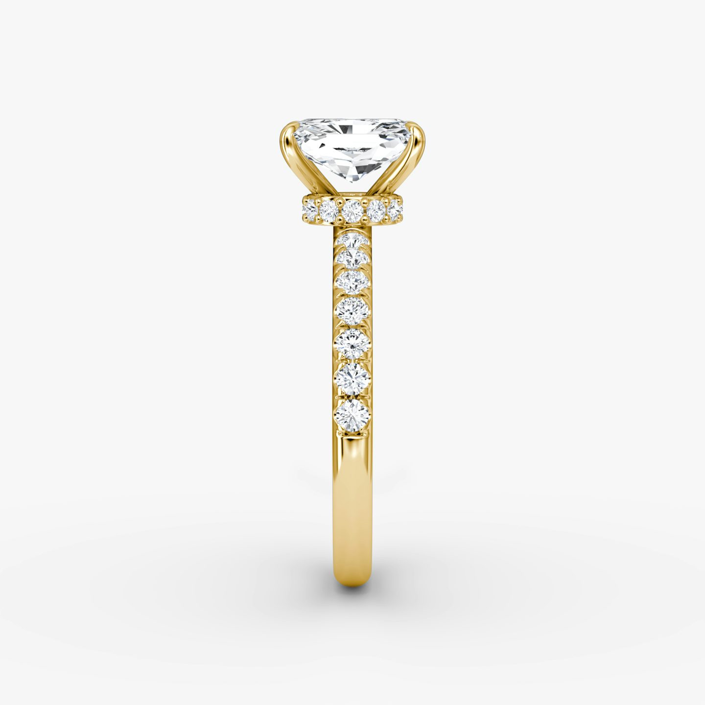 Anillo de compromiso Veiled Halo | Radiante | 18k | Oro amarillo | bandAccent: Pavé | diamondOrientation: vertical | caratWeight: other
