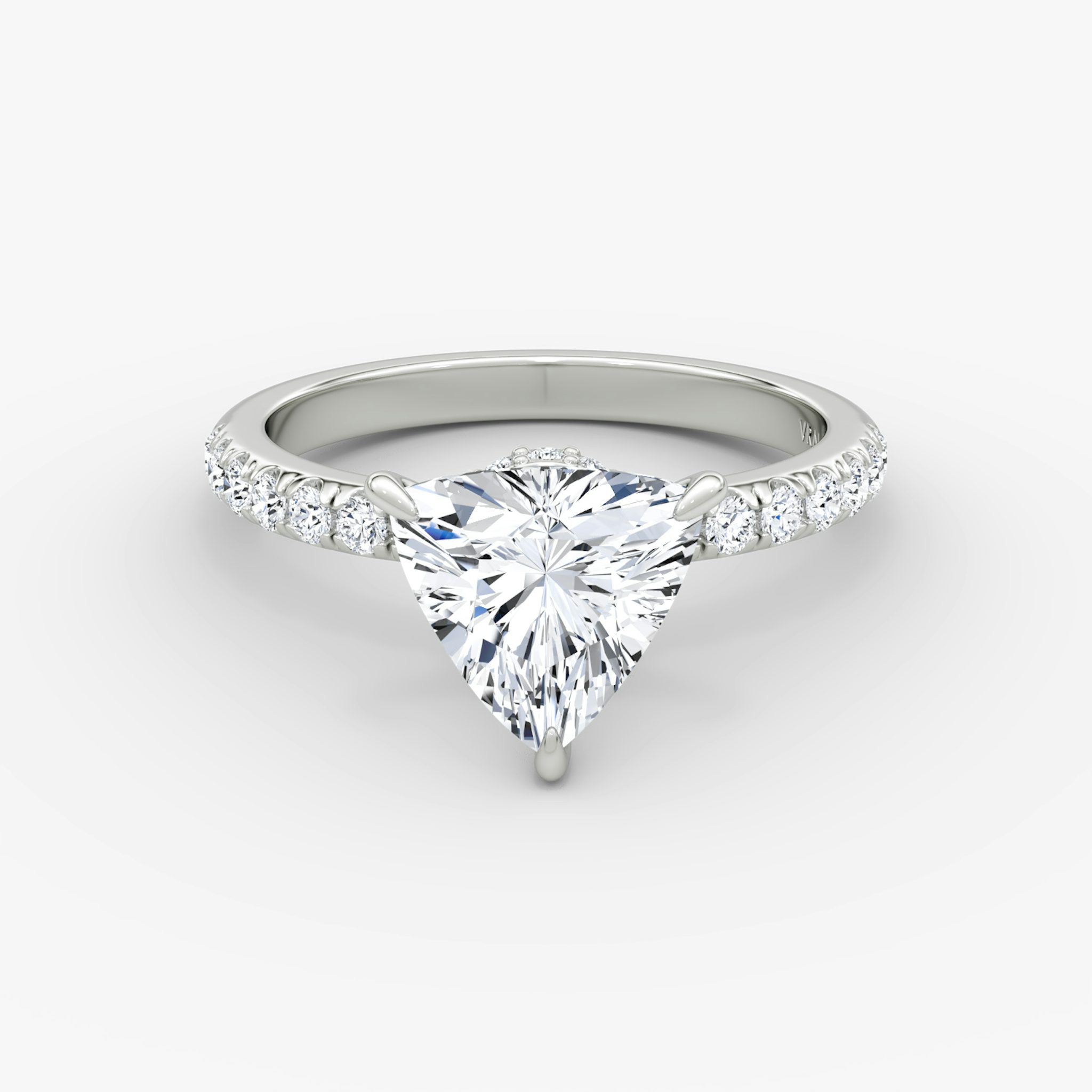 Veiled Halo | Trillant | Platin | bandAccent: Mit Pavé-Besatz | diamondOrientation: vertical | caratWeight: other