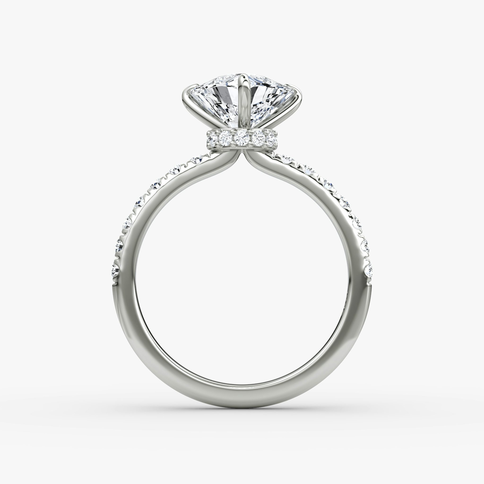 Veiled Halo | Trillant | Platin | bandAccent: Mit Pavé-Besatz | diamondOrientation: vertical | caratWeight: other