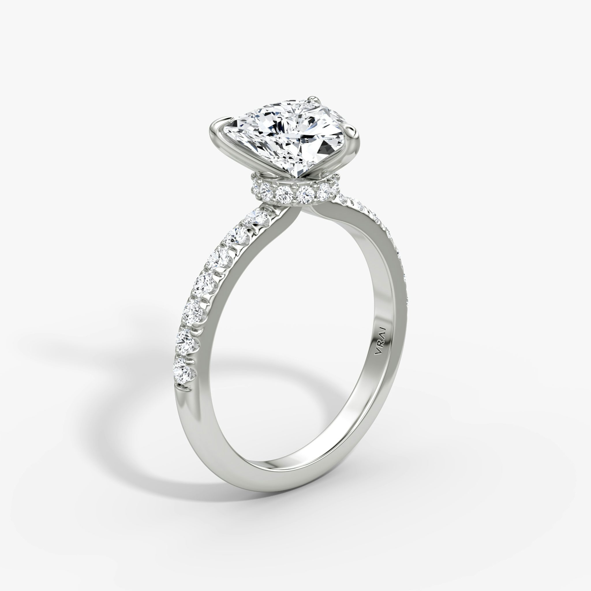 Veiled Halo | Trillant | Platin | bandAccent: Mit Pavé-Besatz | diamondOrientation: vertical | caratWeight: other