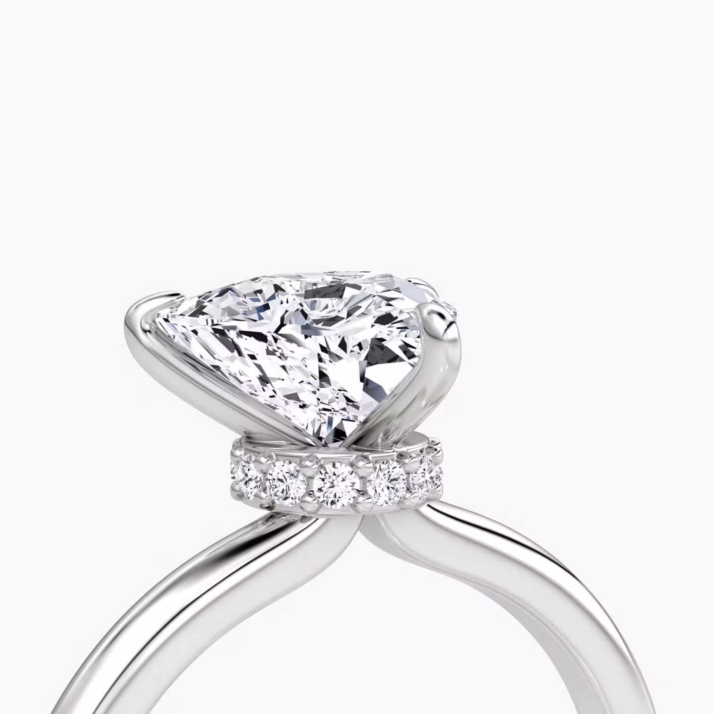 Veiled Halo | Trillant | 18k | Weißgold | bandAccent: Ohne Pavé-Besatz | diamondOrientation: vertical | caratWeight: other