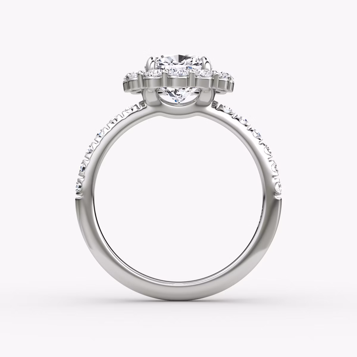 Signature Floral Halo | Cushion | 18k | Weißgold | bandAccent: Mit Pavé-Besatz | diamondOrientation: vertical | caratWeight: other