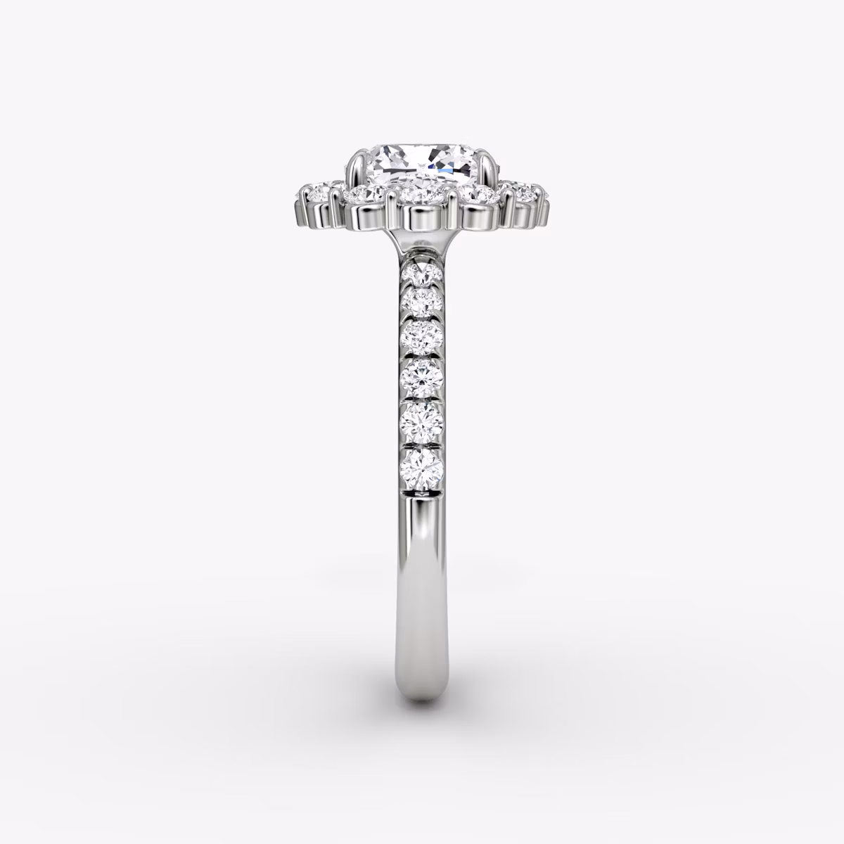 Signature Floral Halo | Cushion | 18k | Weißgold | bandAccent: Mit Pavé-Besatz | diamondOrientation: vertical | caratWeight: other