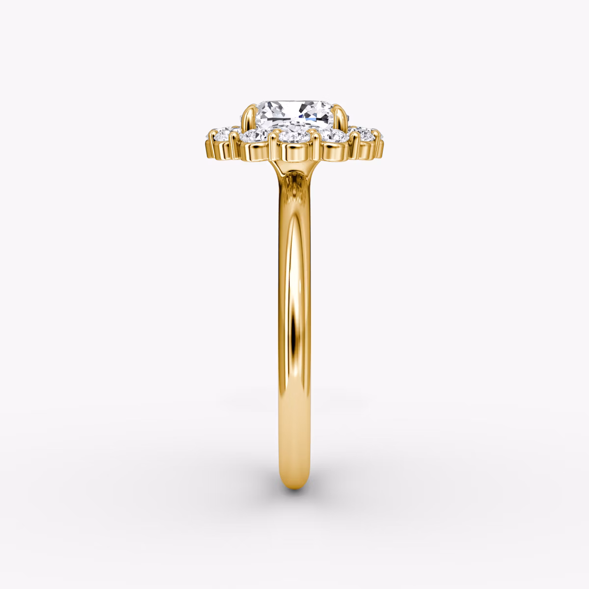 Signature Floral Halo | Cushion | 18k | Gelbgold | bandAccent: Ohne Pavé-Besatz | diamondOrientation: vertical | caratWeight: other