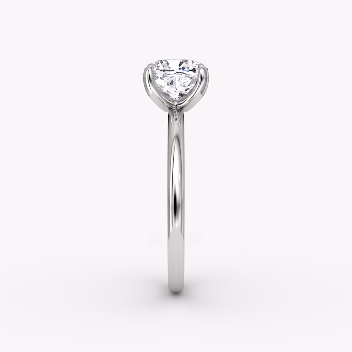 Classic | Cushion | 18k | Weißgold | bandAccent: Ohne Pavé-Besatz | bandWidth: standard | diamondOrientation: vertical | caratWeight: other